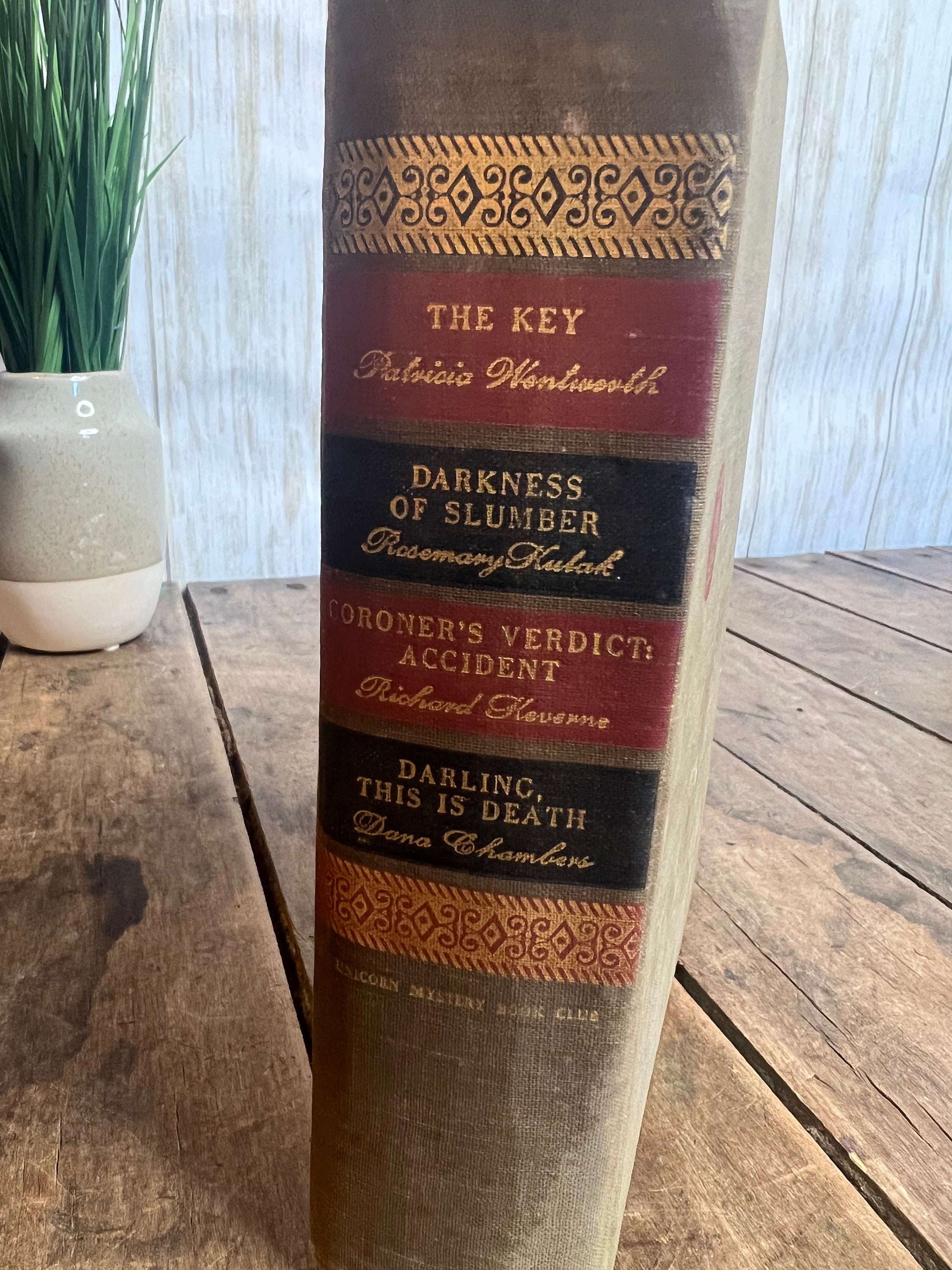 1945 Unicorn Mystery Book Club: Vintage Detective Fiction