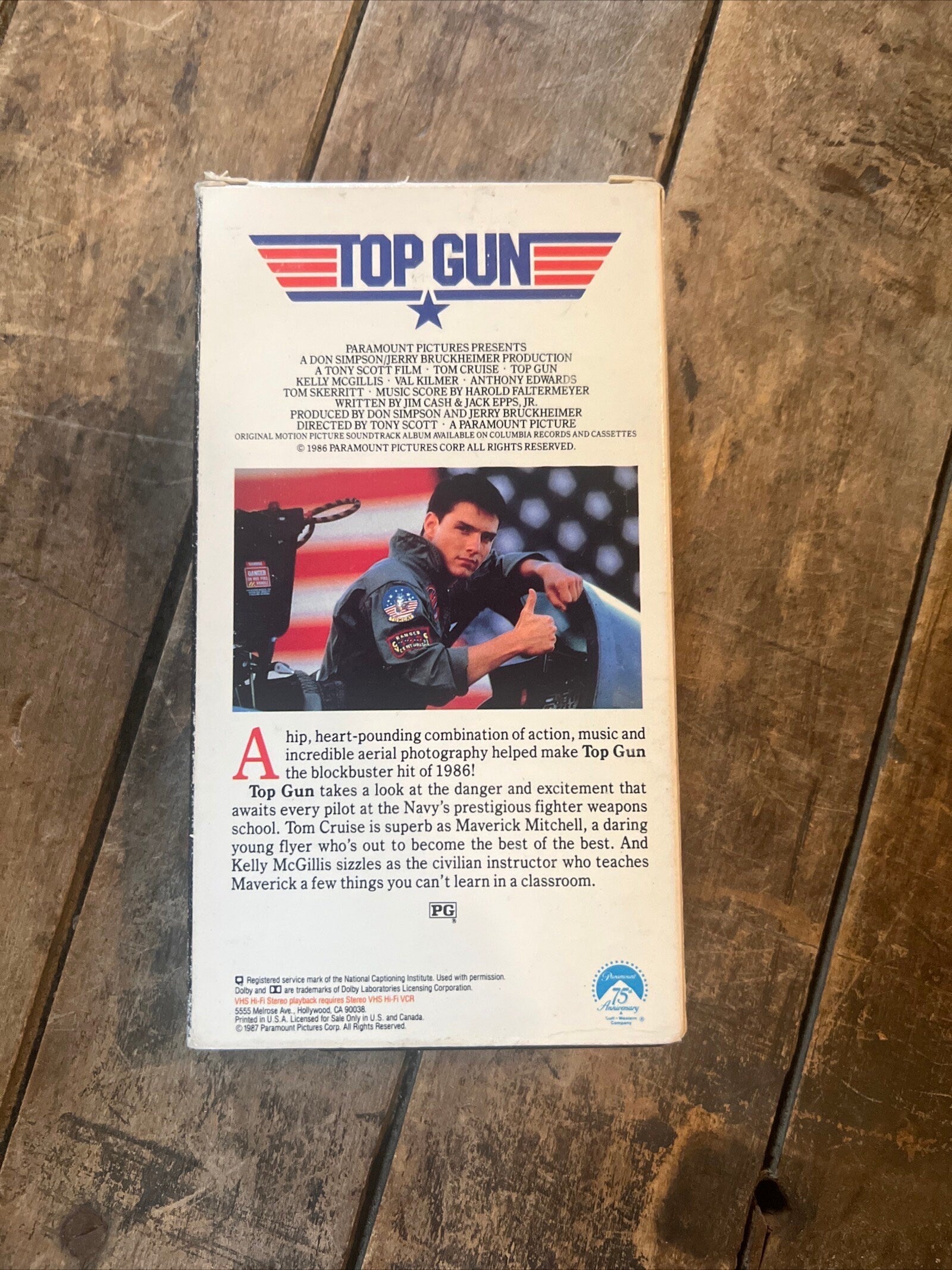 Original 1986 TOP GUN staring Tom Cruise & Kelly McGillis and Val Kilmer -  VHS Movie and  Slip Cover - Paramount Pictures Jerry Bruckheimer
