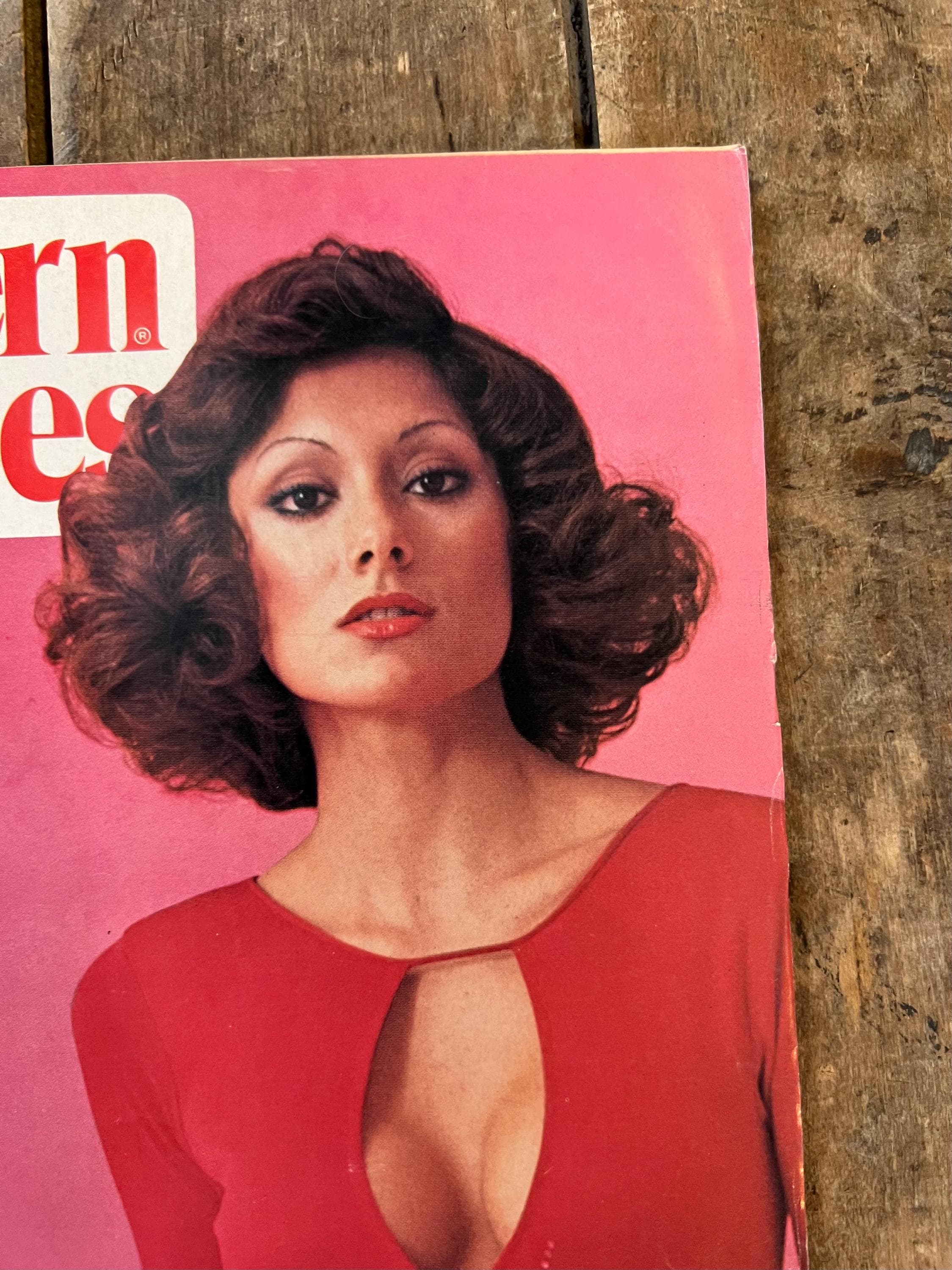 Dell Modern Romances Magazine (December 1976)  Magazine For The Young Homemaker