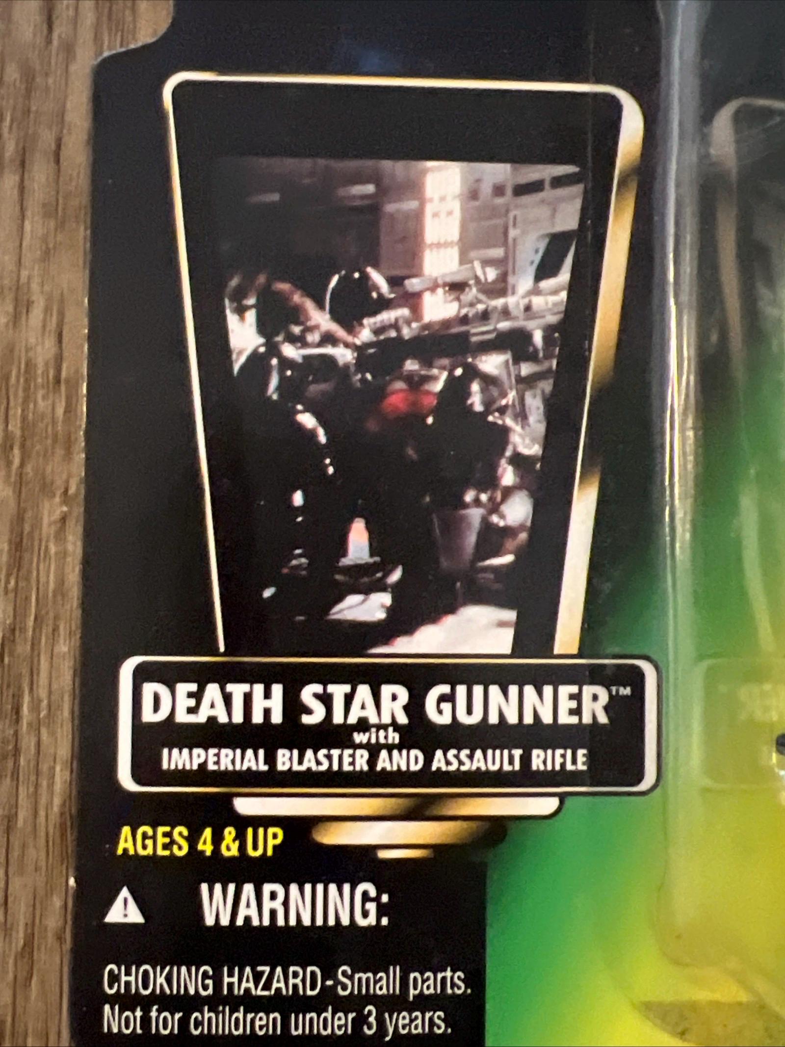 1996 Kenner Star Wars - Power Of The Force - DEATH STAR GUNNER Action Figure Complete on Card