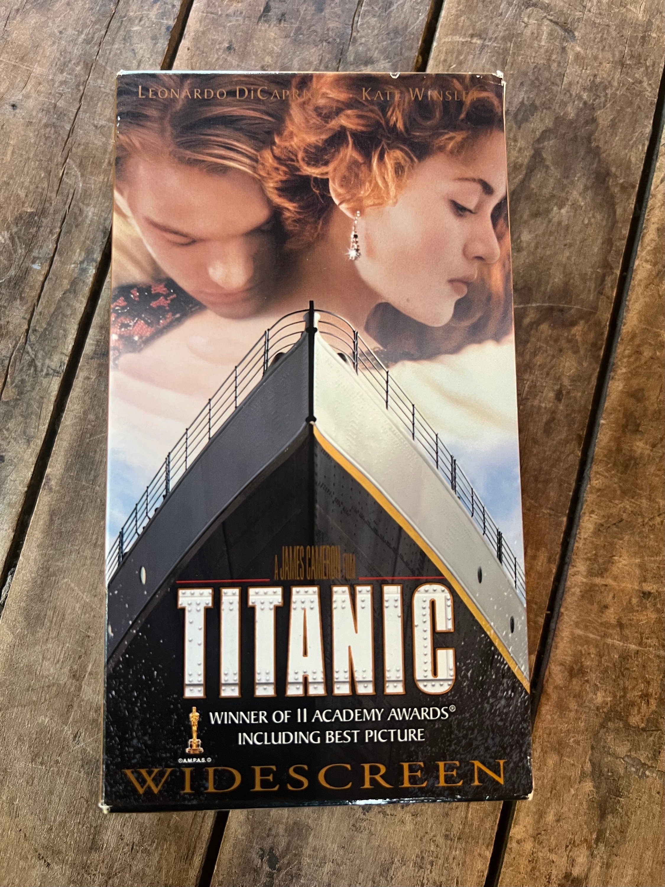 Titanic (1997) Widescreen VHS Movie - Leonardo DiCaprio & Kate Winslet
