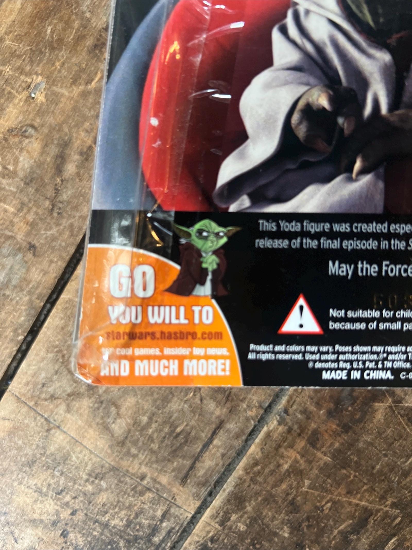 Hasbro - Star Wars Revenge Of The Sith YODA Action Figure - MOC Complete on Card - Toys ‘R’ Us Exclusive