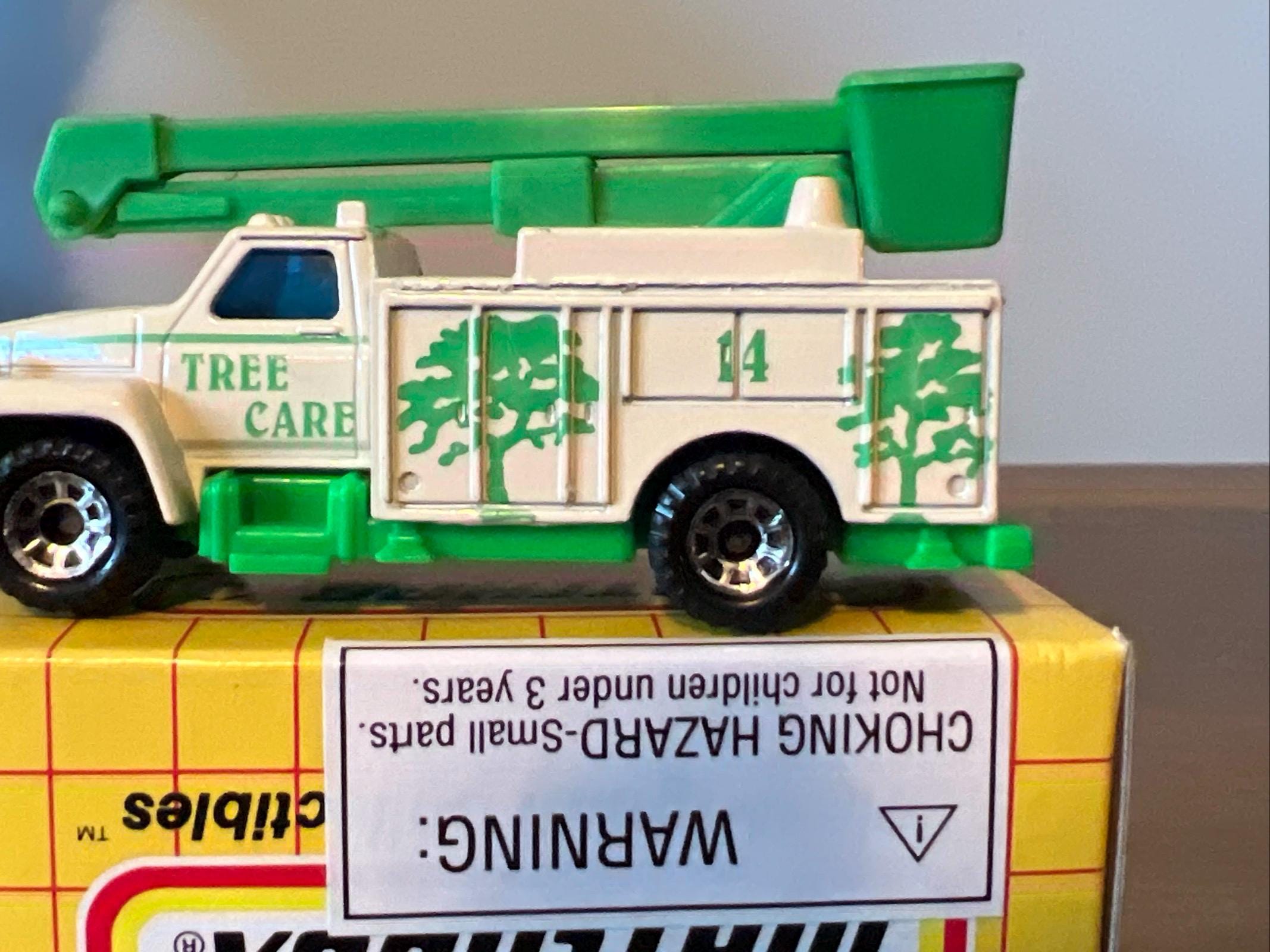 1993 Matchbox - MB33 Utility Truck in Original Box - Tree Care Bucket Truck