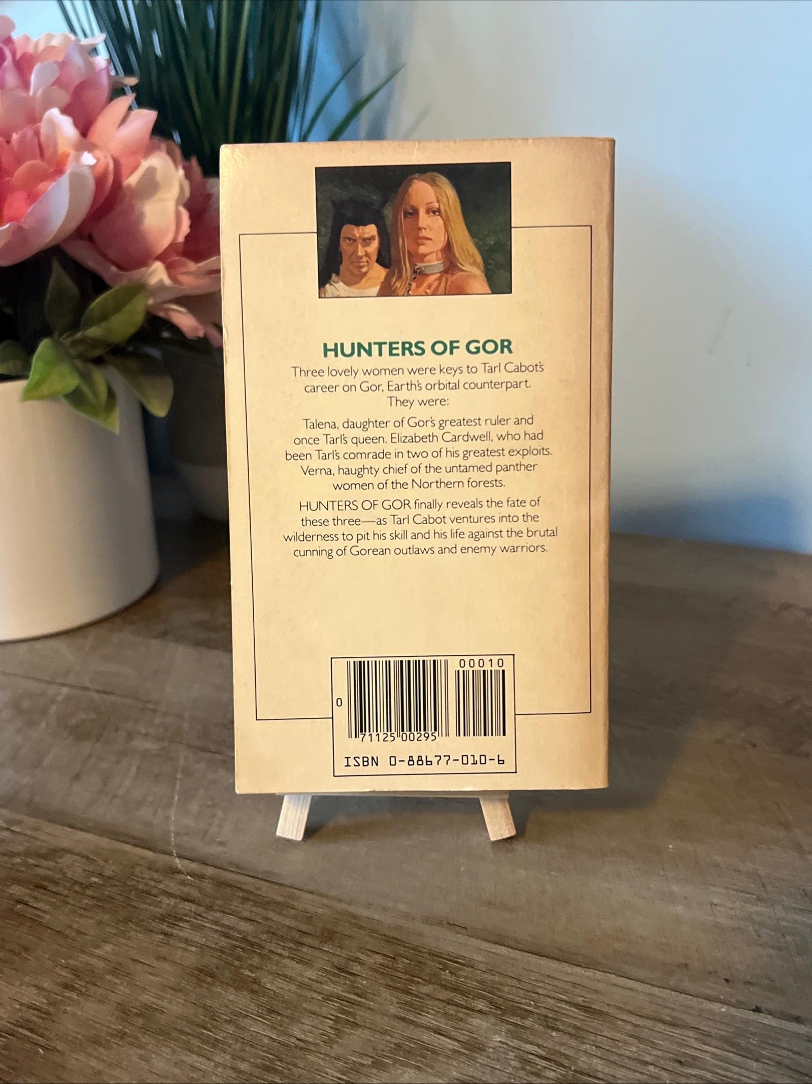 Hunters Of Gor by John Norman – 1974 Paperback, 8th Tarl Cabot Saga