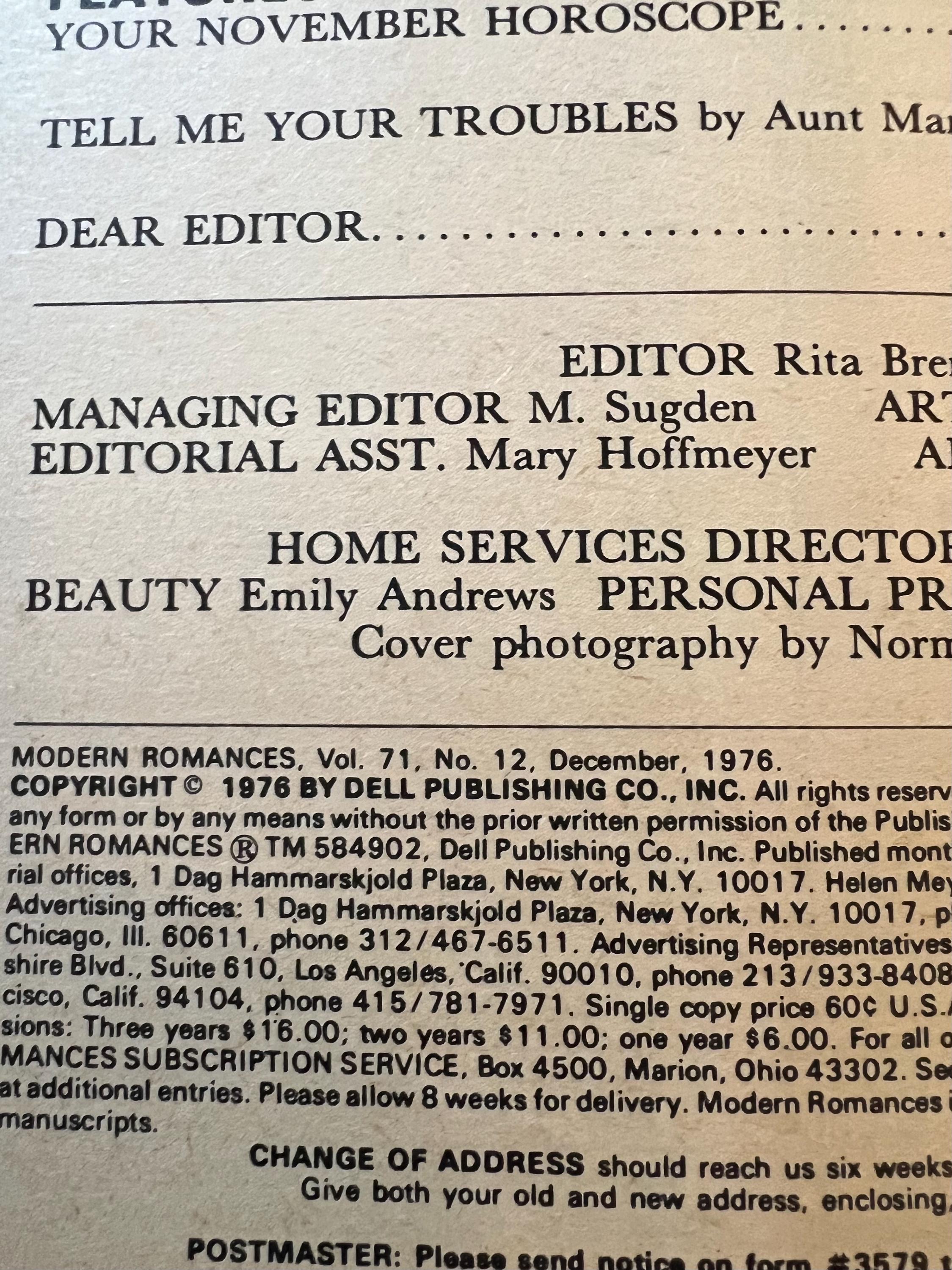 Dell Modern Romances Magazine (December 1976)  Magazine For The Young Homemaker