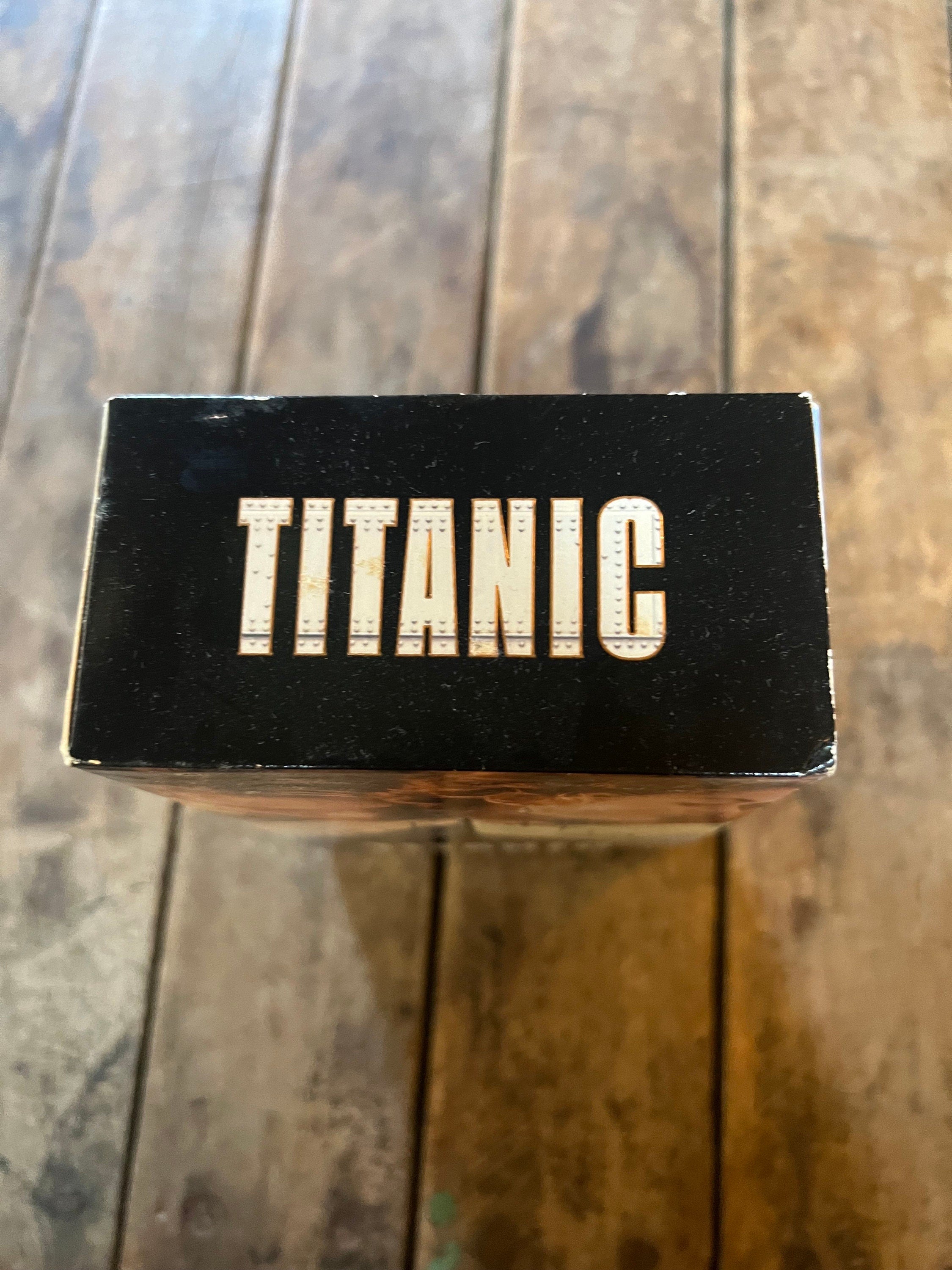 Titanic VHS Movie (1997) - Leonardo DiCaprio & Kate Winslet