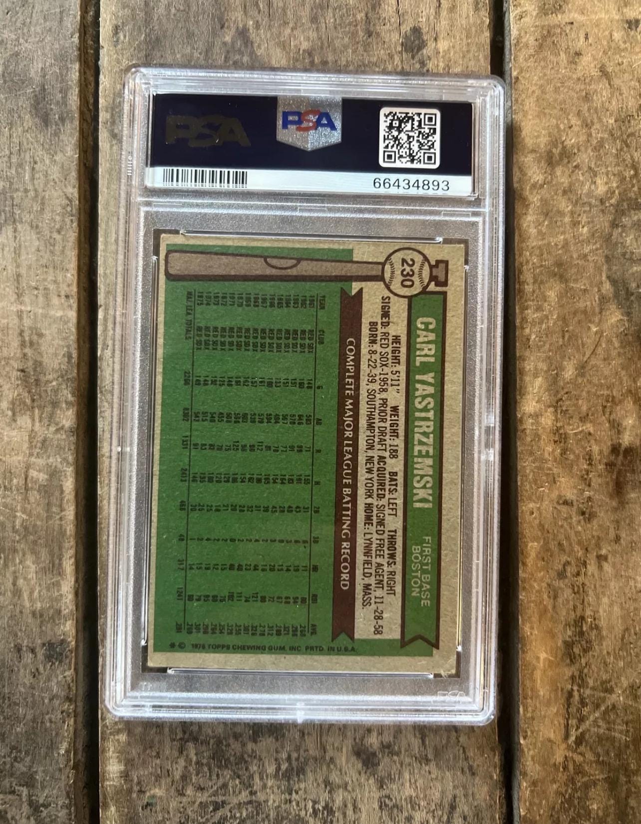 1976 Topps Carl Yastrzemski Baseball Card - Boston Red Sox - PSA 3