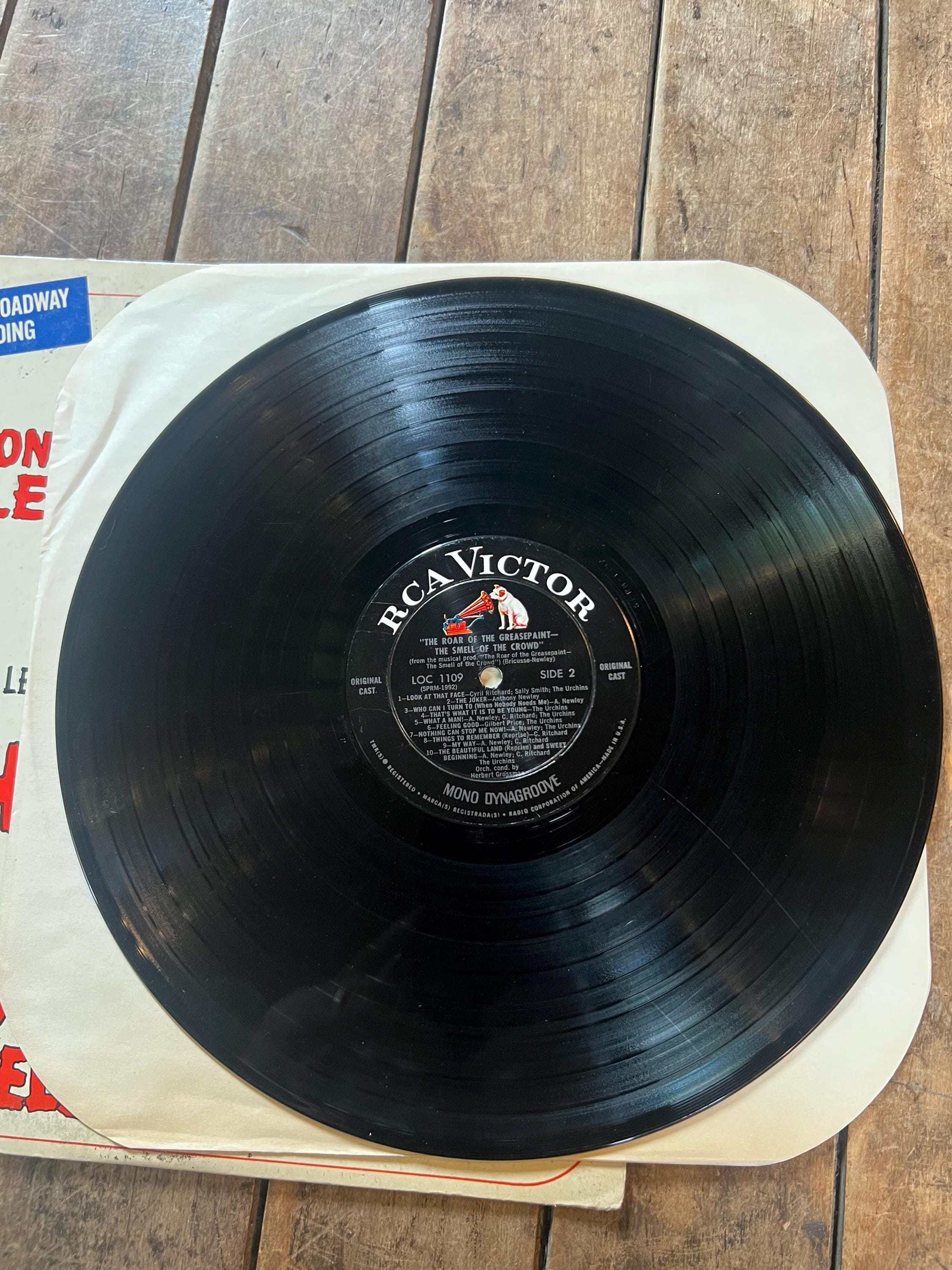 Laurel & Hardy LP Record: The Roar of the Greaspaint (1965 RCA Victor Original)