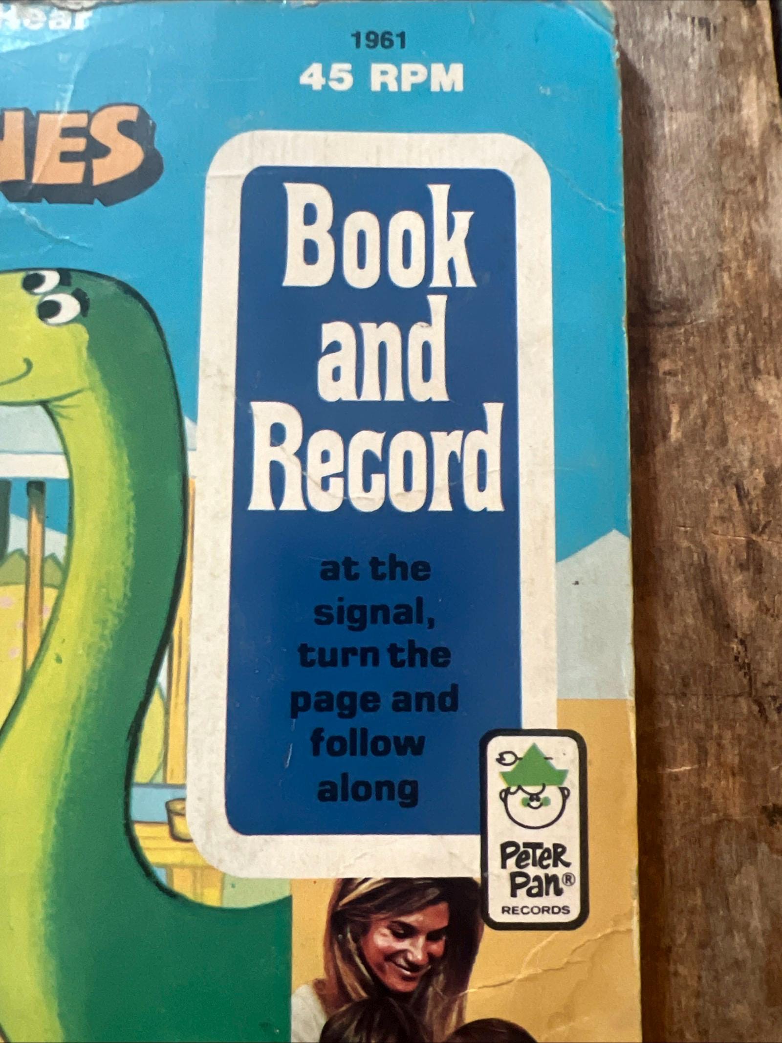 1974 Peter Pan Records - The FLINTSTONES Zoo Adventures - Book And 45 Record - Made in USA