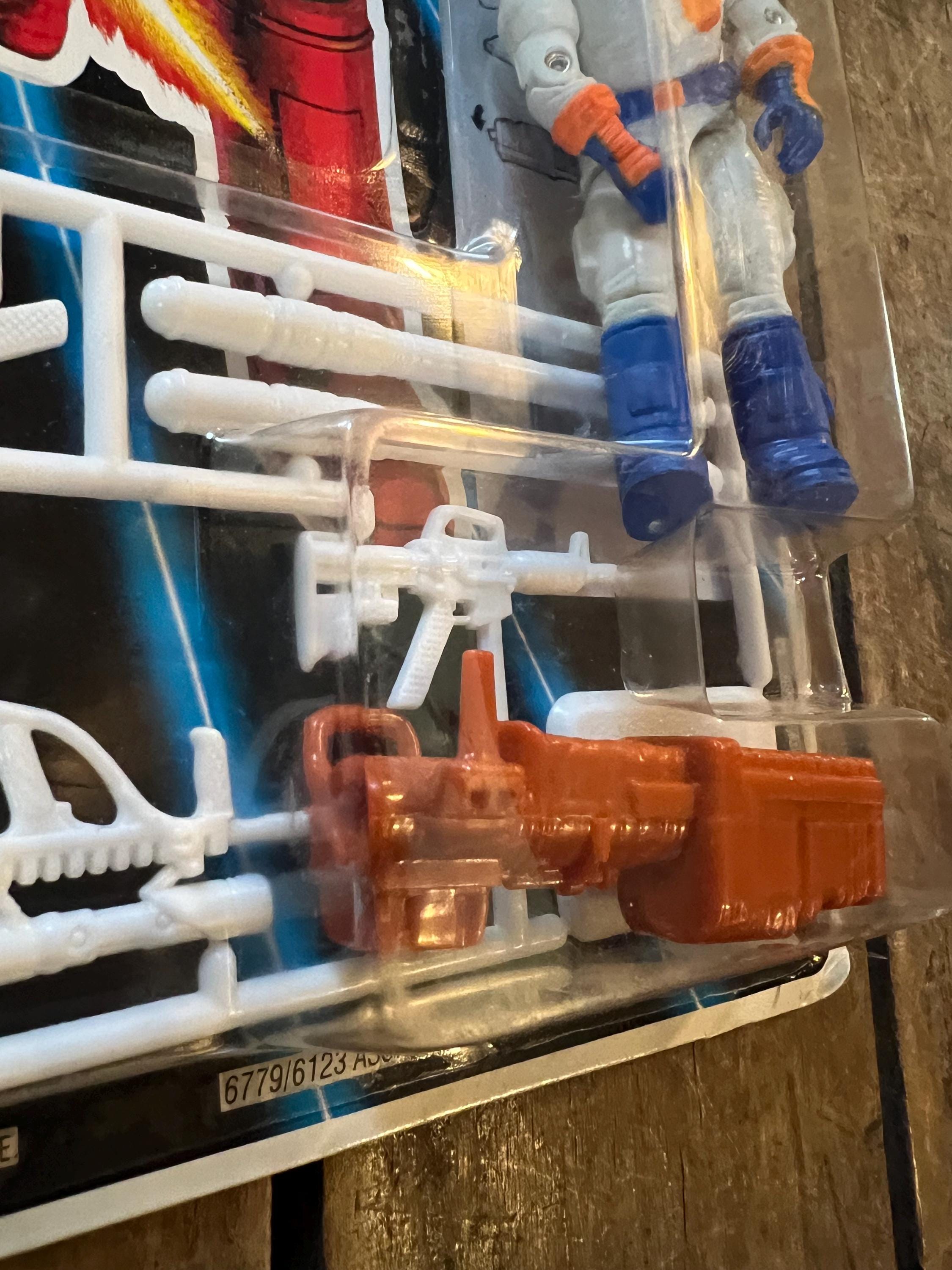 1993 GI Joe Snow Storm V2 Action Figure - Sealed Card