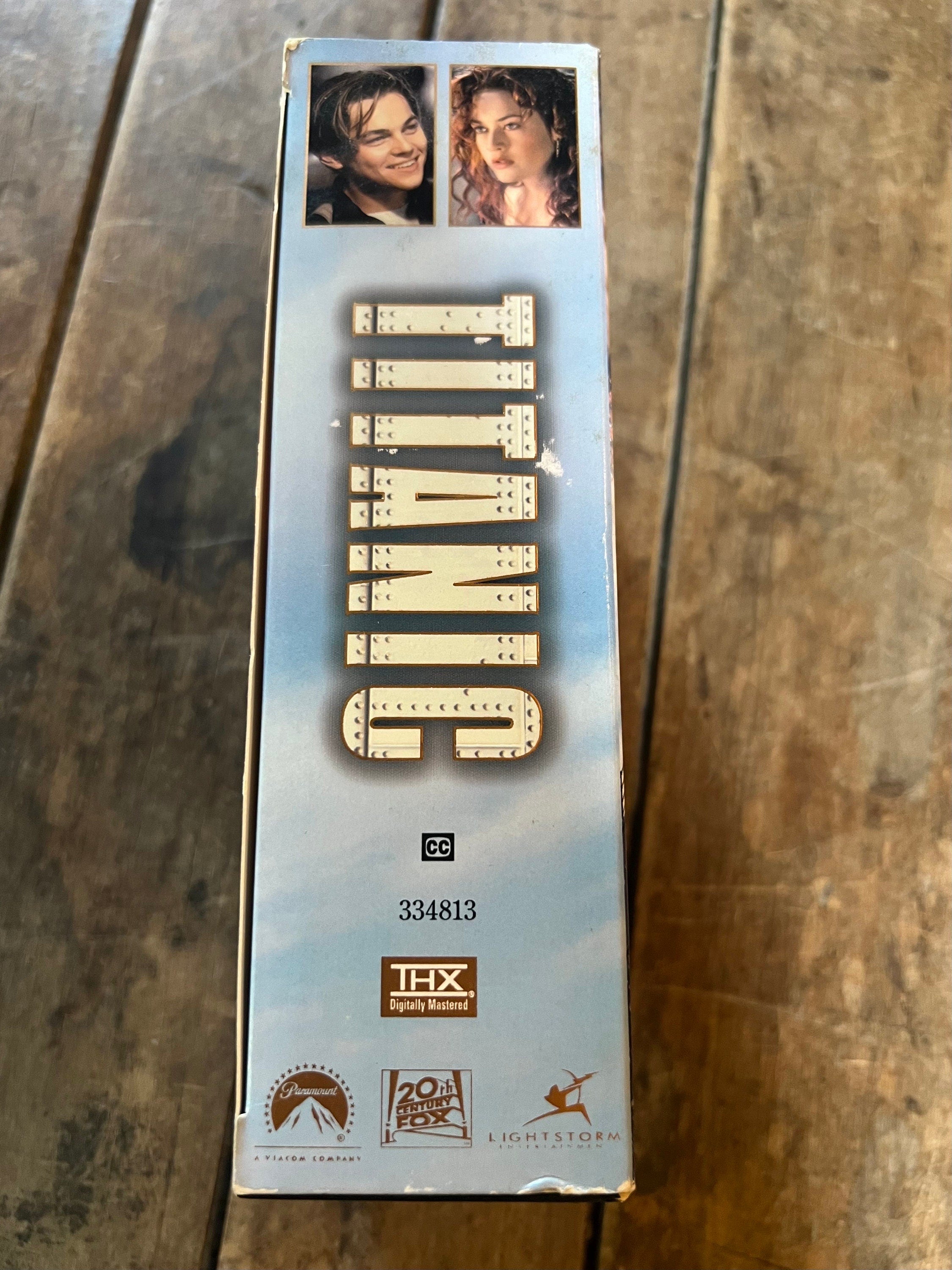 Titanic VHS Movie (1997) - Leonardo DiCaprio & Kate Winslet