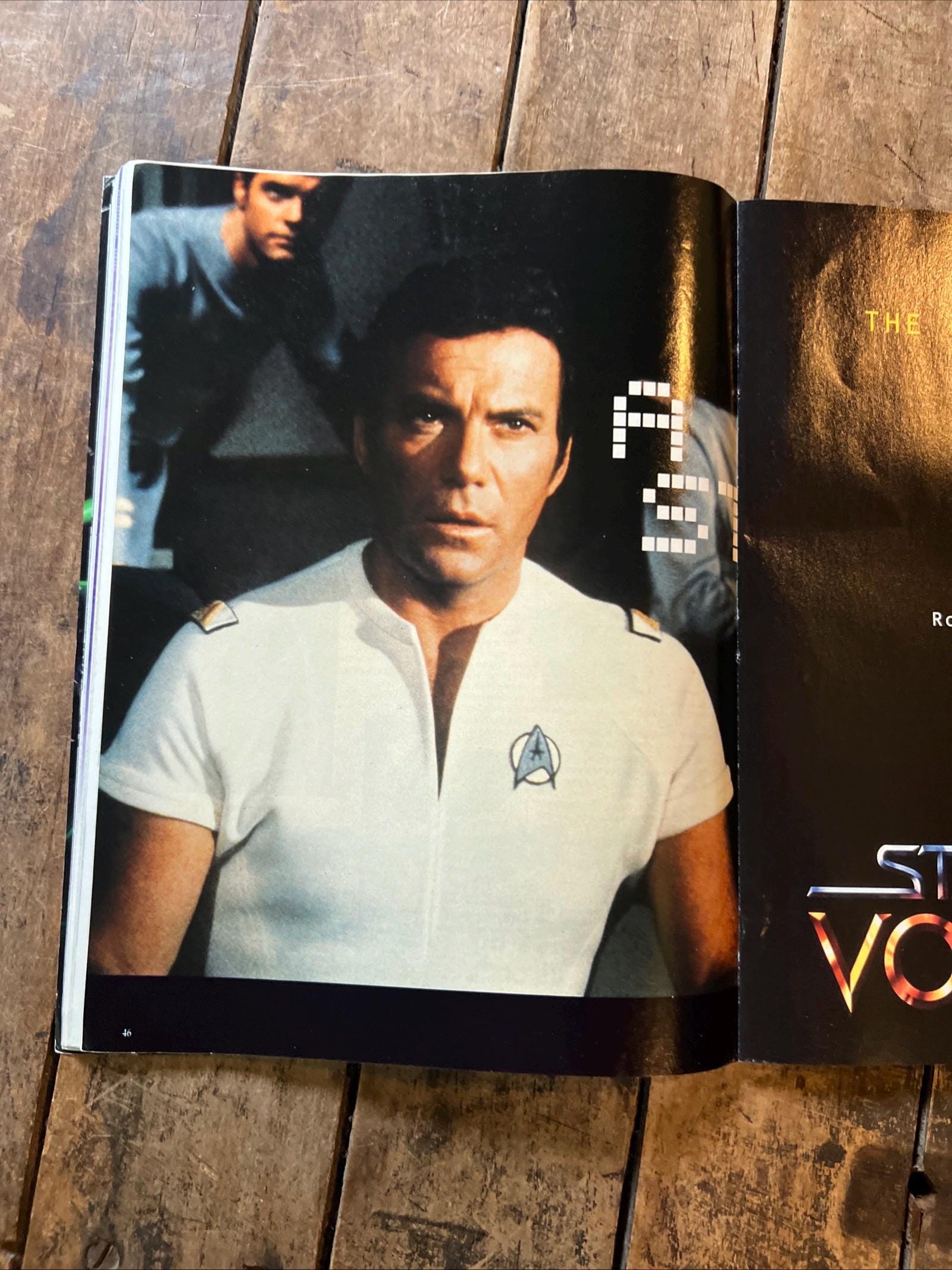 The Official SCI-FI  Entertainment Magazine ( December 1999 ) Star Trek Cover