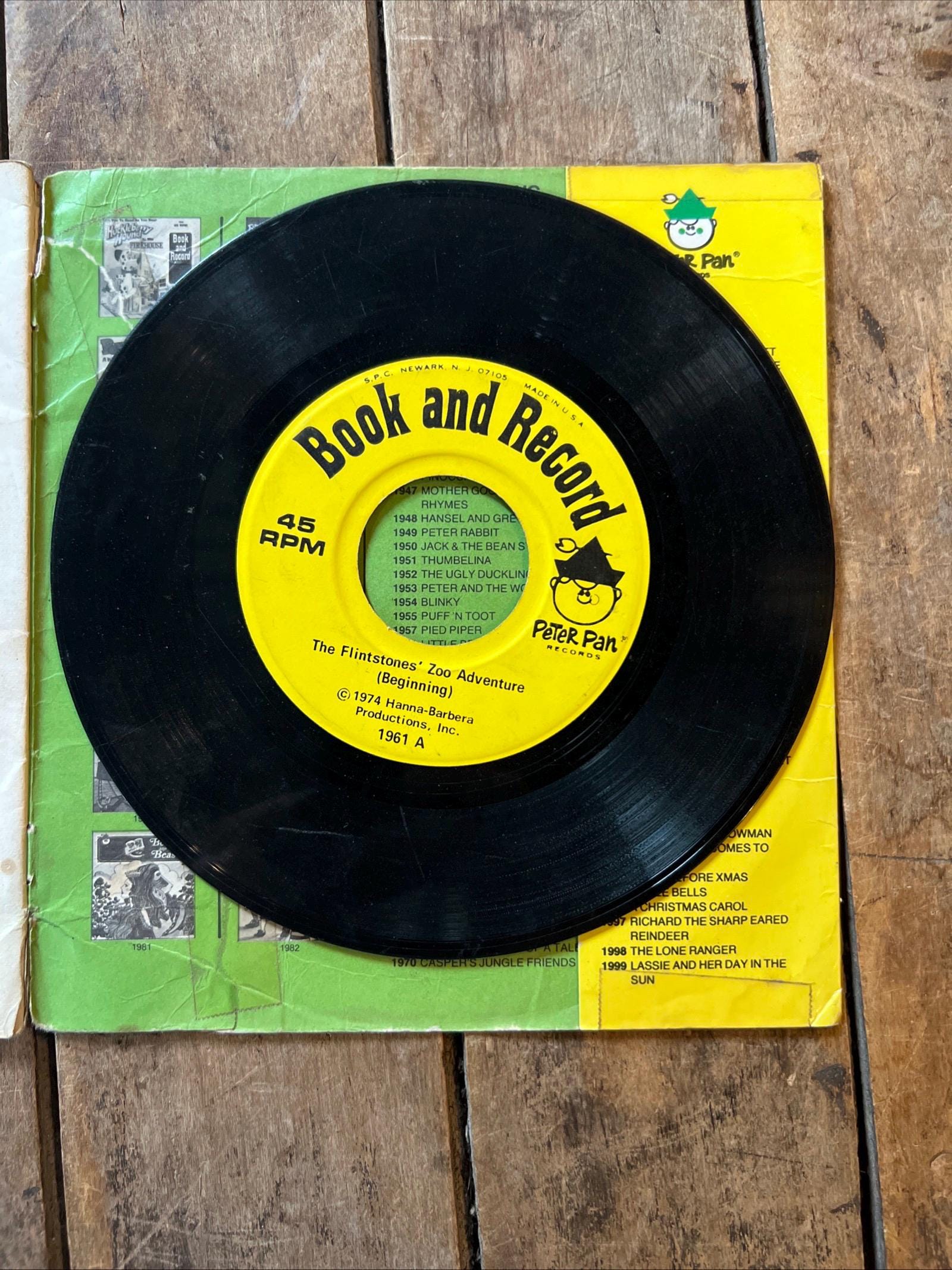 1974 Peter Pan Records - The FLINTSTONES Zoo Adventures - Book And 45 Record - Made in USA