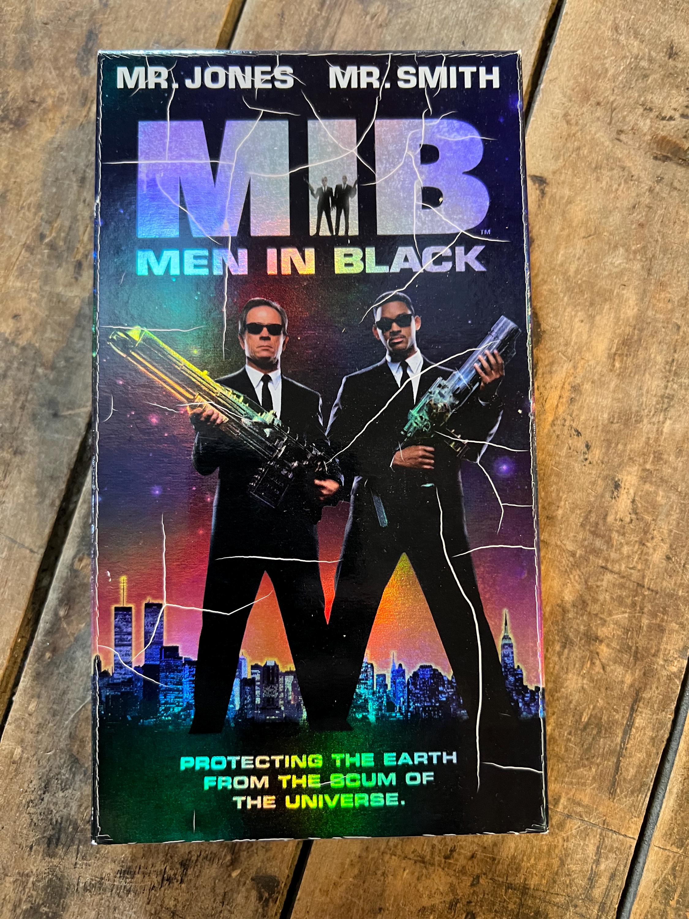 Men In Black ( VHS 1997) Starring - Tommy Lee Jones, Will Smith & Rip Torn