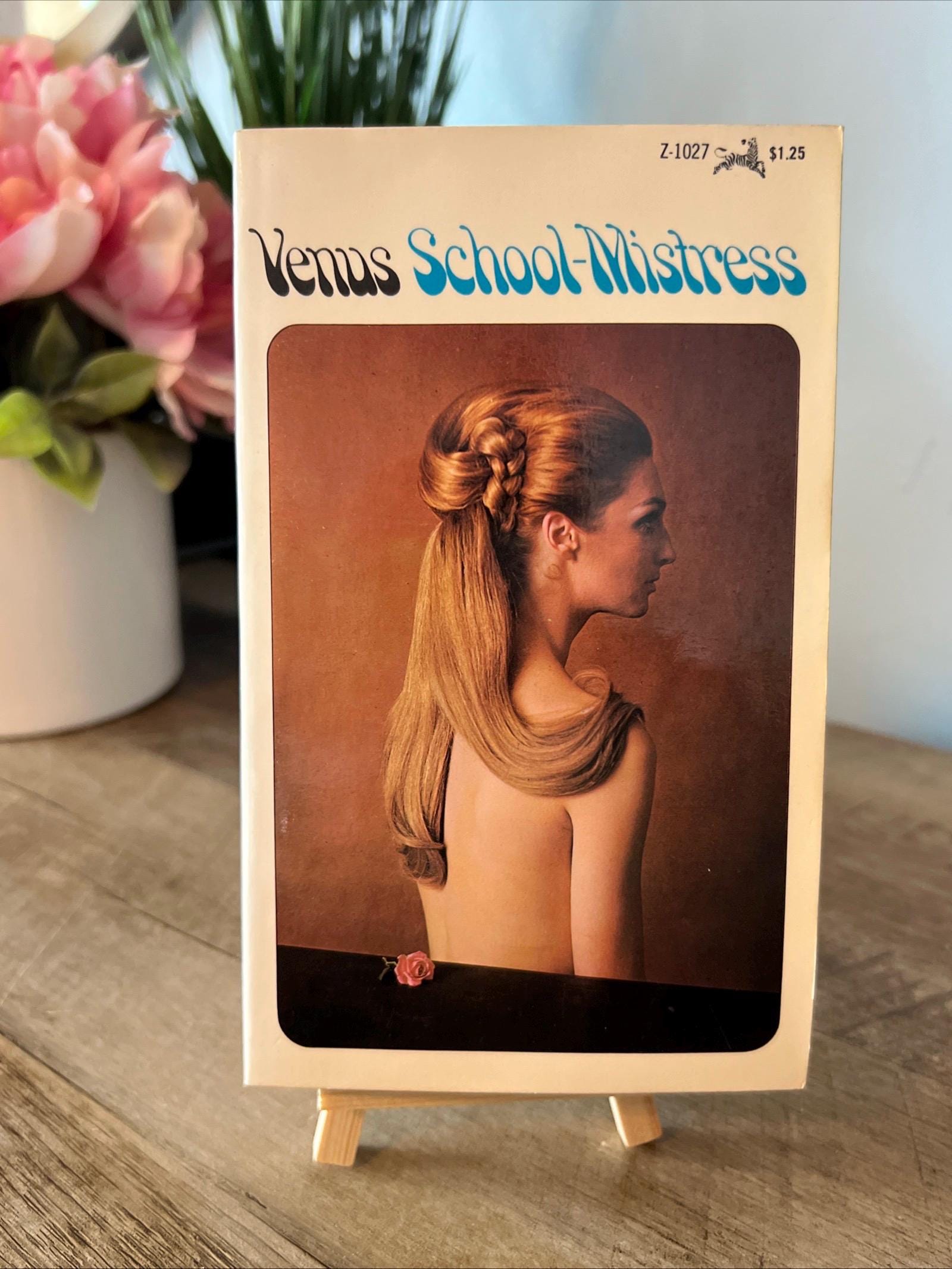 Venus School Mistress ( 1968 Grove Press Inc. Paperback ) Vintage Novel
