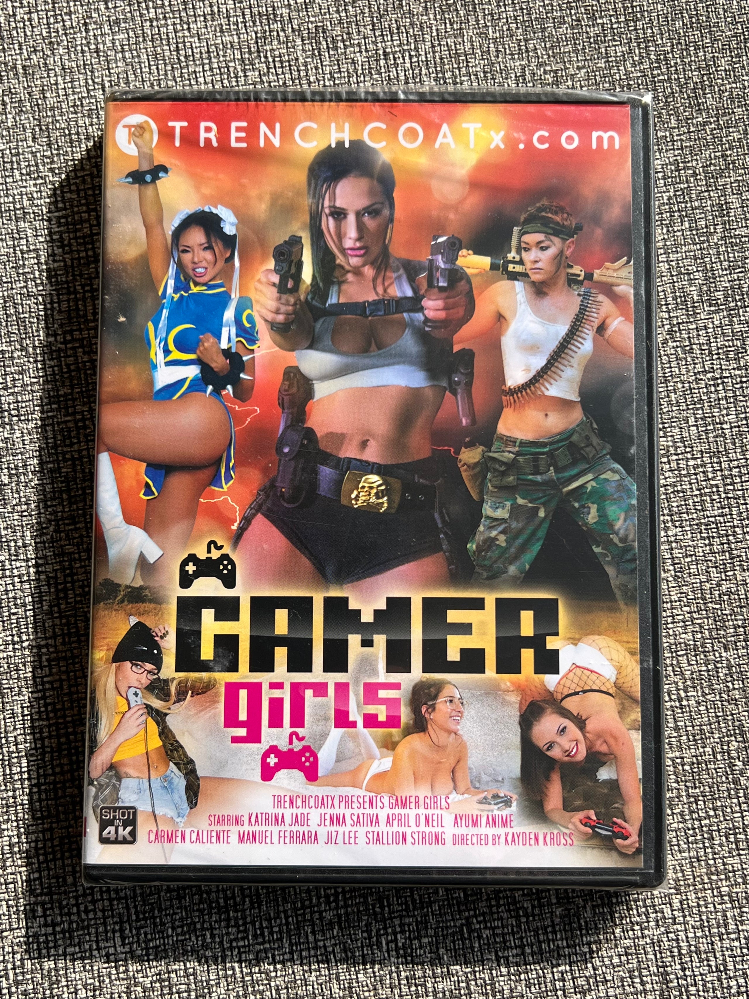 Gamer Girls - DVD 2018 - Trenchcoat X