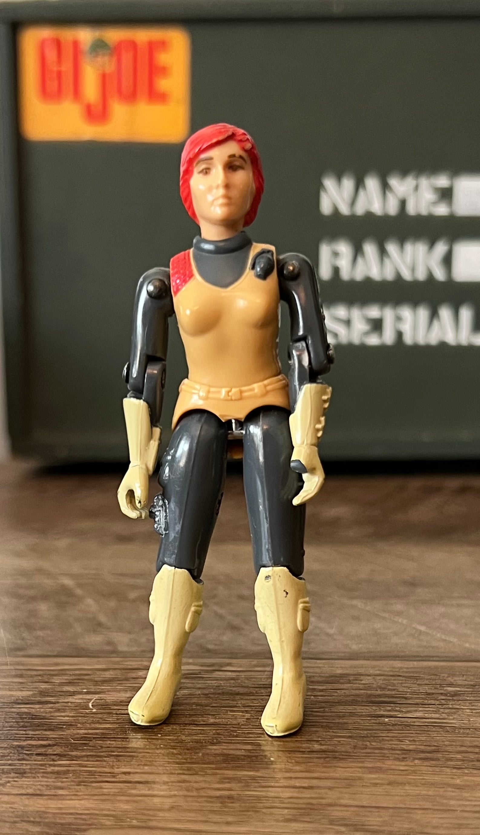 1982 Hasbro GI Joe - Scarlett: Counter Intelligence Action Figure ( V1 Straight Arm )
