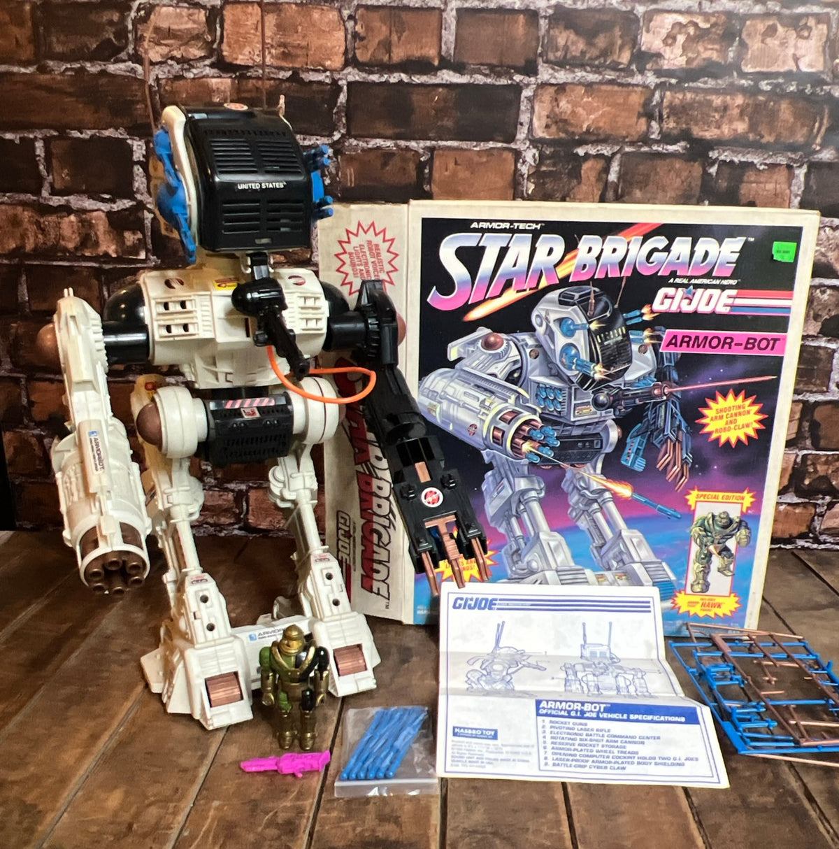 1993 Hasbro GI JOE- Star Brigade ARMOR-BOT & Hawk Action Figure - Original Box