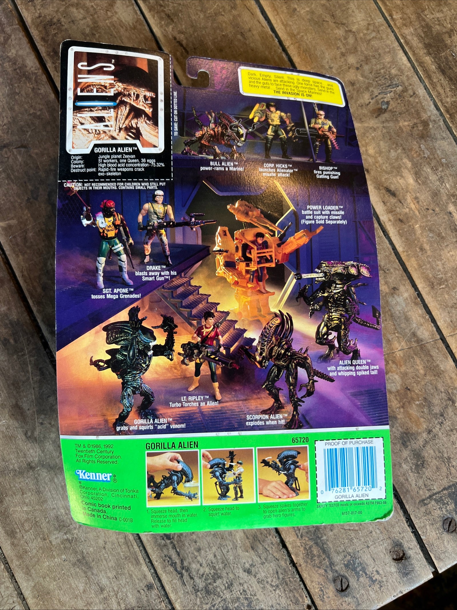 1992 Kenner Aliens - Gorilla Alien & Dark Horse Comic Book