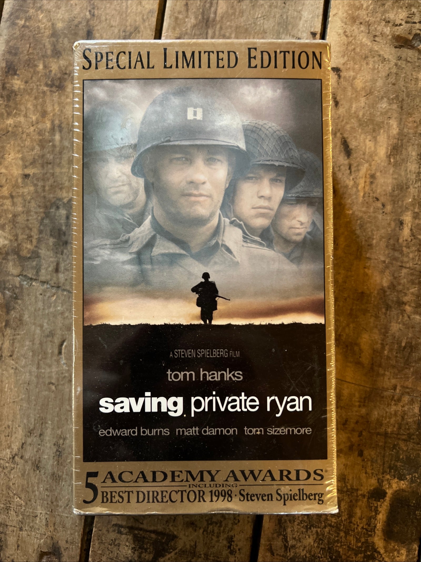 Saving Private Ryan ( VHS 1998 ) A Steven Spielberg Film Starring - Tom Hanks