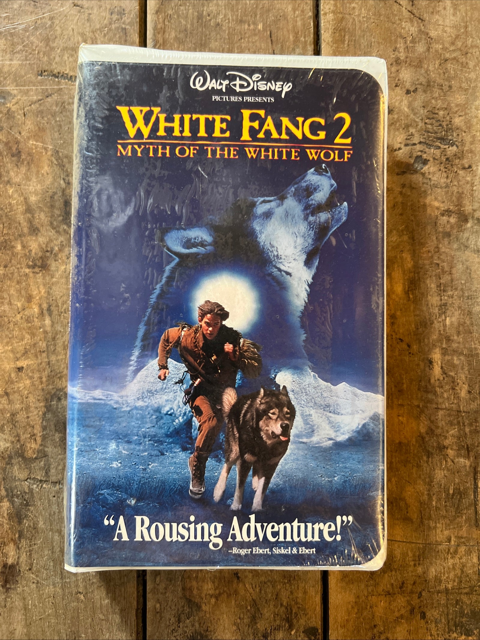 White Fang 2: Myth Of The White Wolf ( VHS Clamshell 1994 ) Walt Disney Pictures