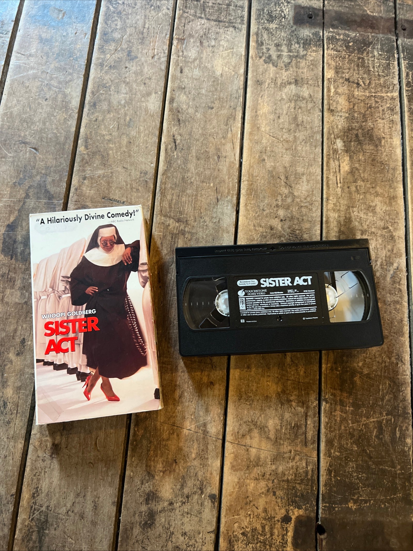 Sister Act ( VHS 1992 ) Starring - Whoopi Goldberg, Kathy Najimy & Harry Keitel