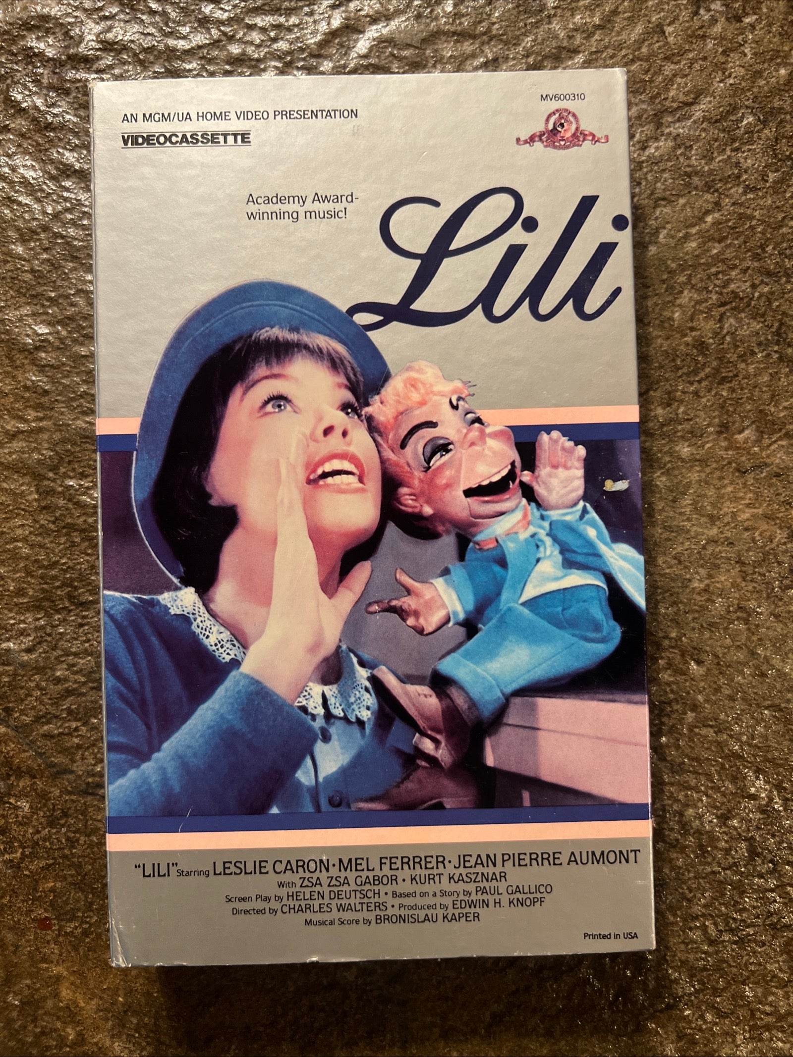 Lili ( BIG BOX VHS 1953 ) Musical / Family [G] Starring Leslie Caron