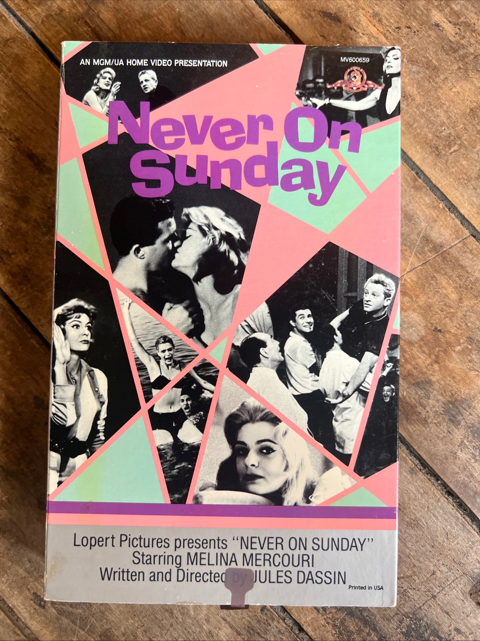 Never On Sunday ( BIG BOX VHS 1960 ) Comedy / Romance [NR] Melina Mercouri