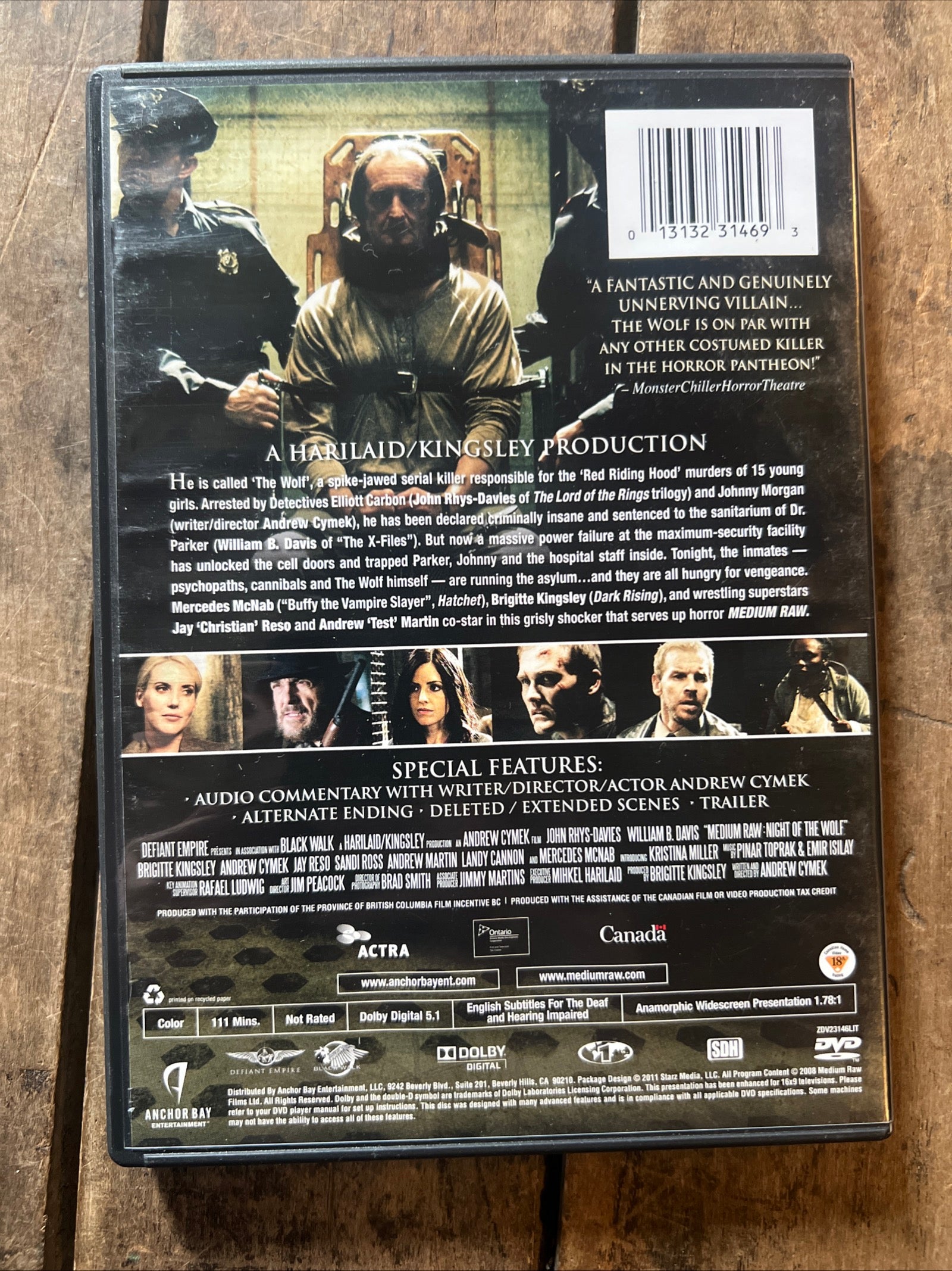 Medium Raw: The Night Of The Wolf ( DVD 2010 ) Horror / Mystery