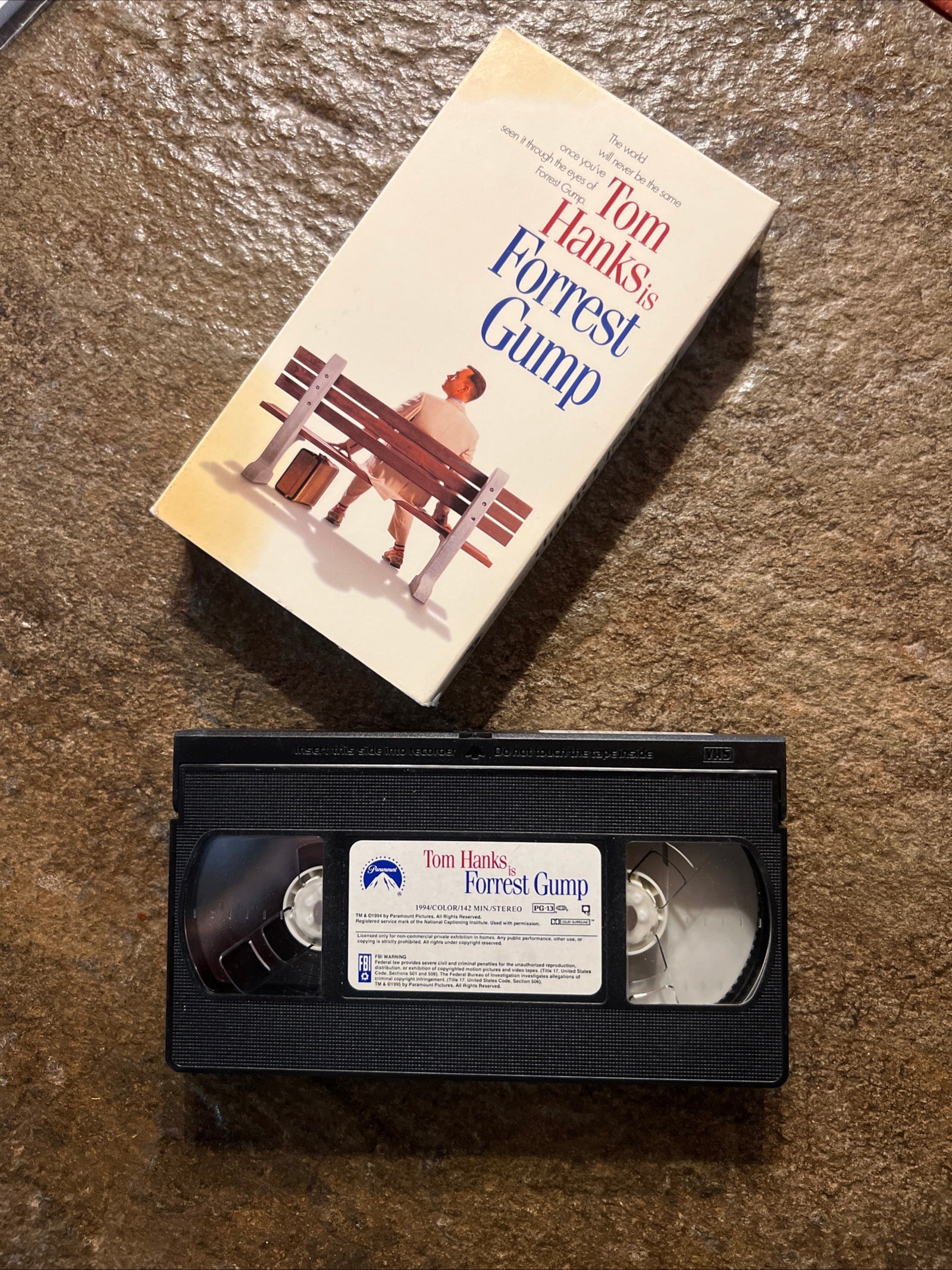 Forest Gump ( VHS 1994 ) Comedy/ Romance [PG-13] Starring Tom Hanks