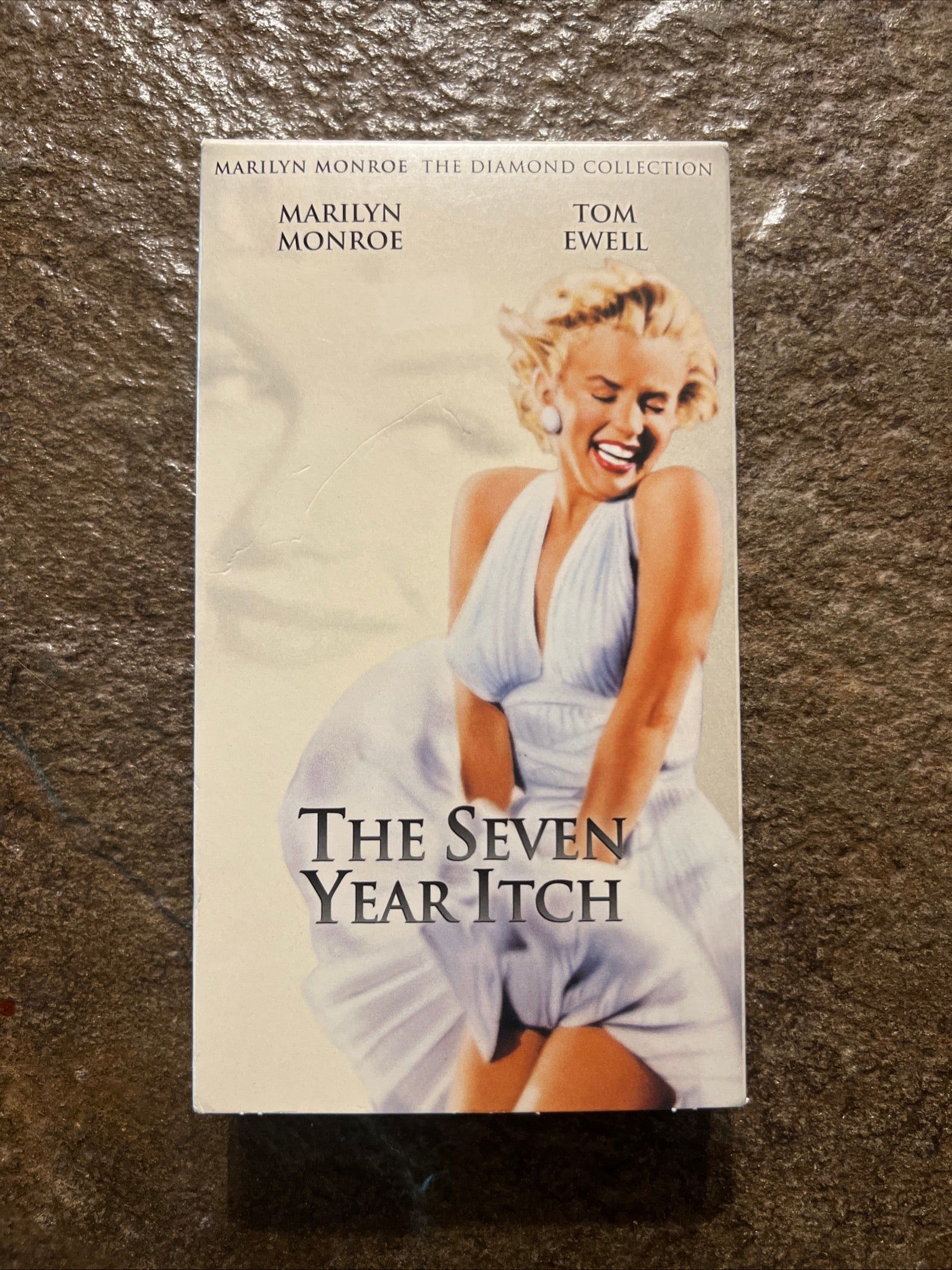 The Seven Year Itch ( VHS 1955 ) Crime / Romance [NR] Starring Marilyn Monroe