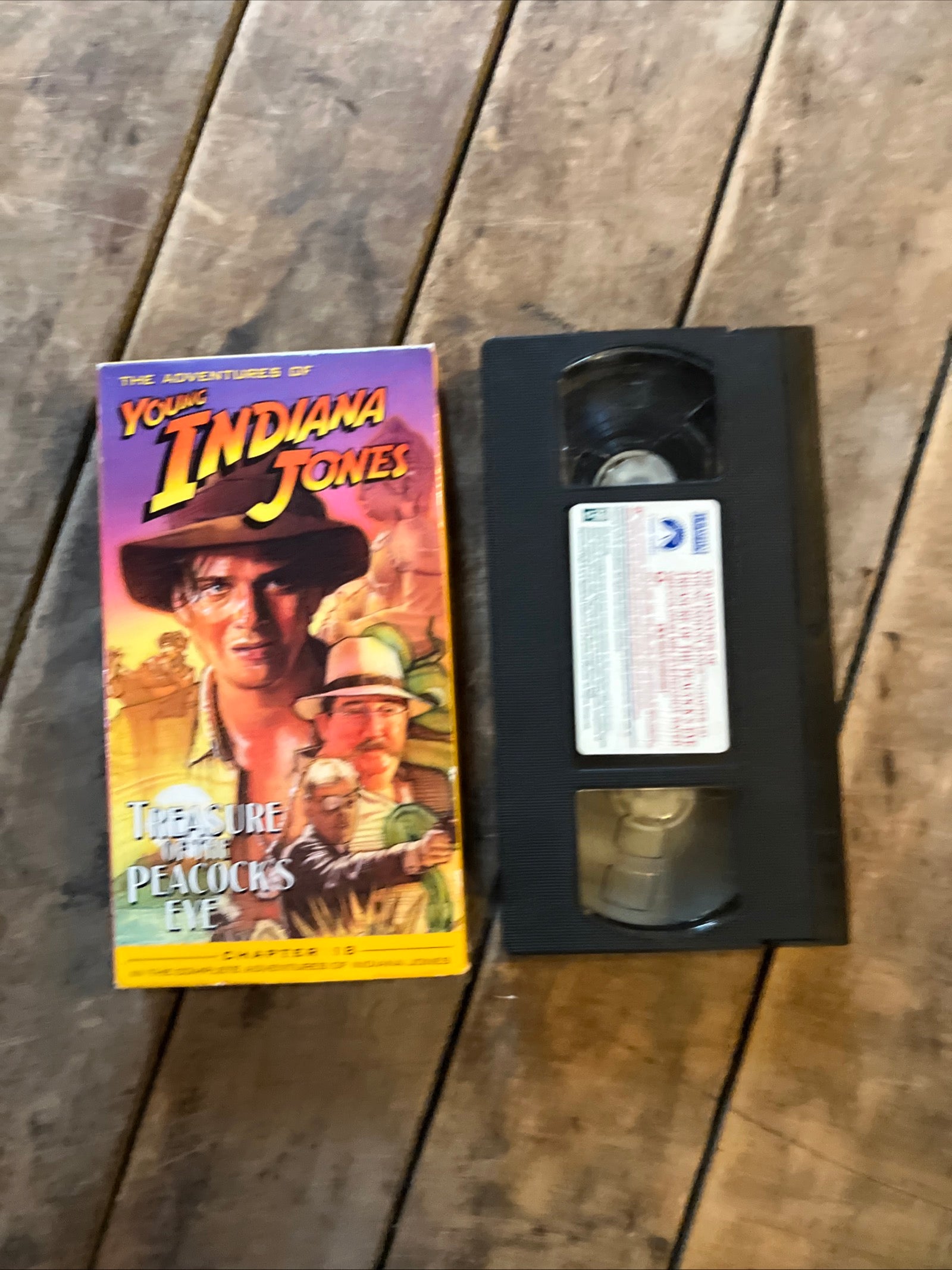 The Adventures Of Young Indiana Jones : Treasure Of The Peacocks Eye( VHS 1995 )