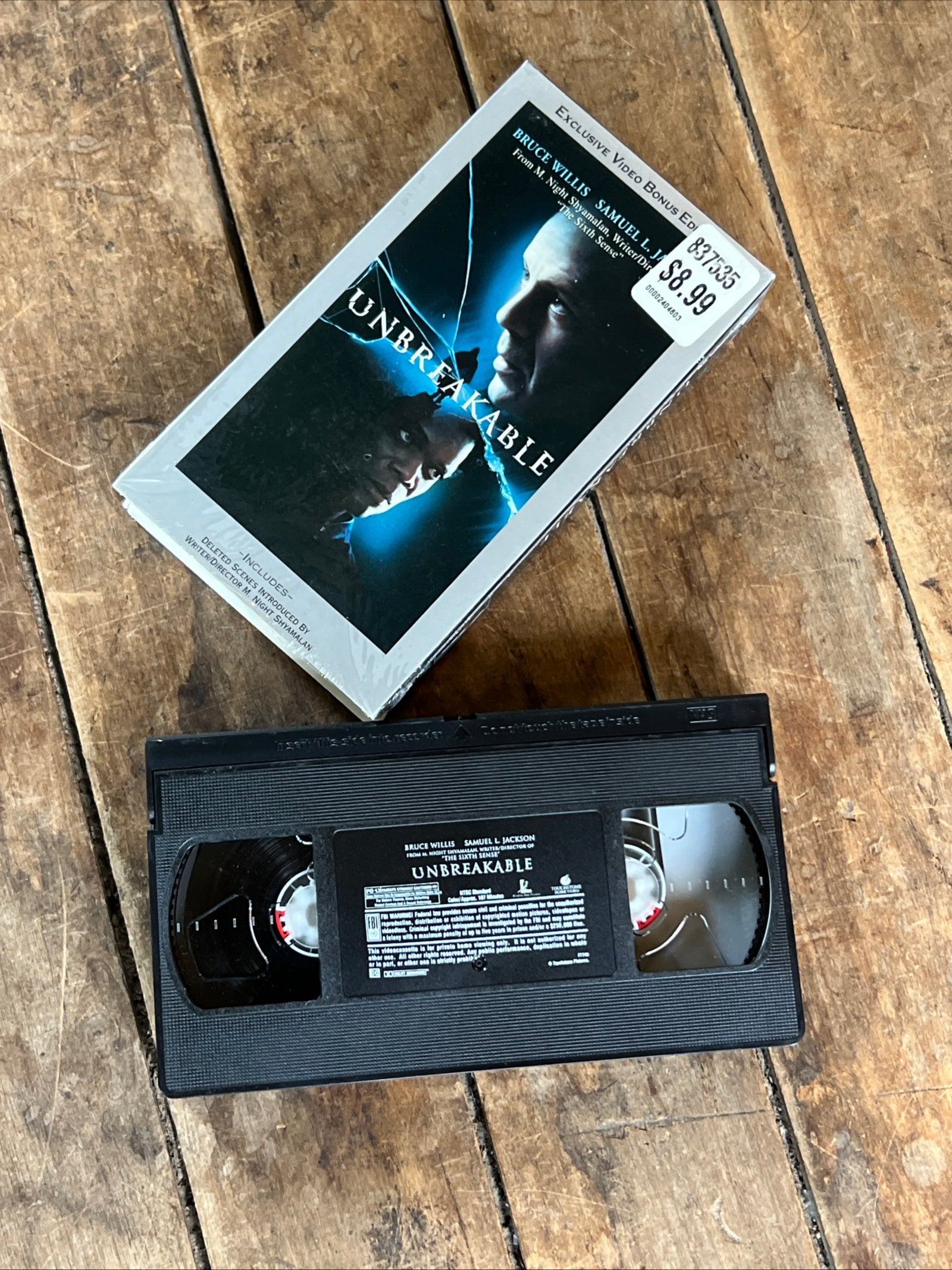 UNBREAKABLE ( VHS 2000 ) Sci-Fi / Thriller [PG-13]