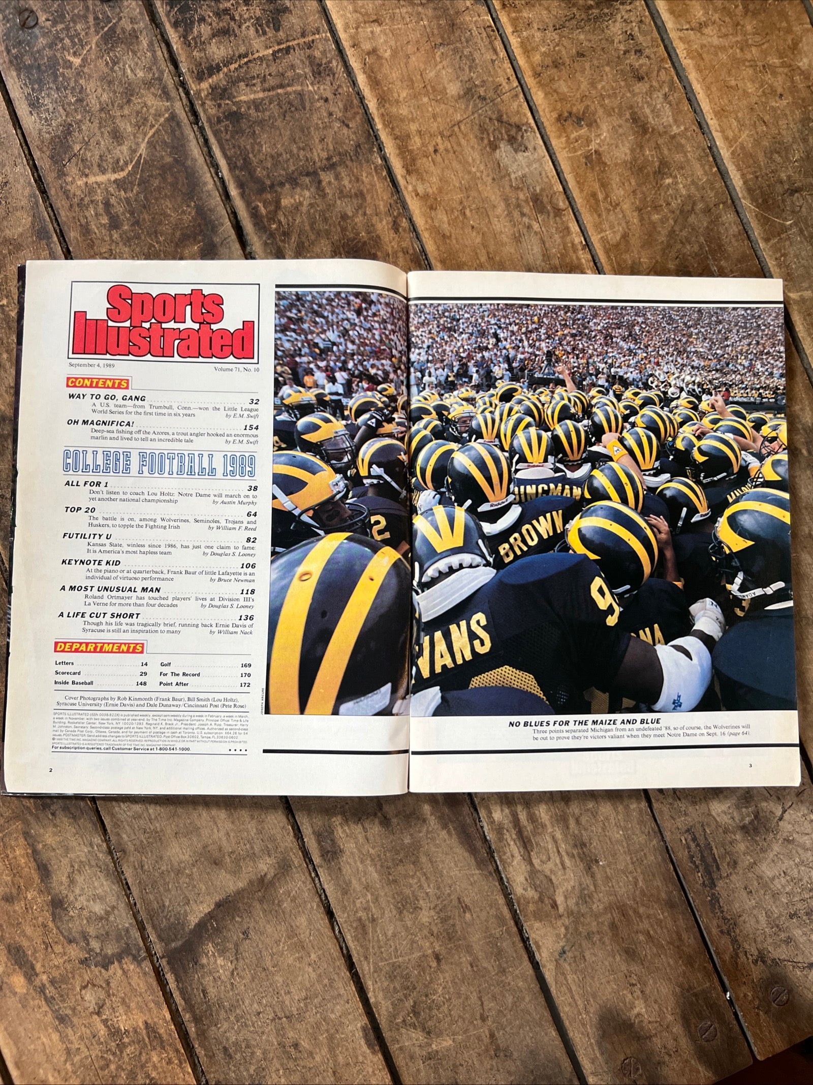 Sports Illustrated Magazine - December 1989 - College Football Preview 1989