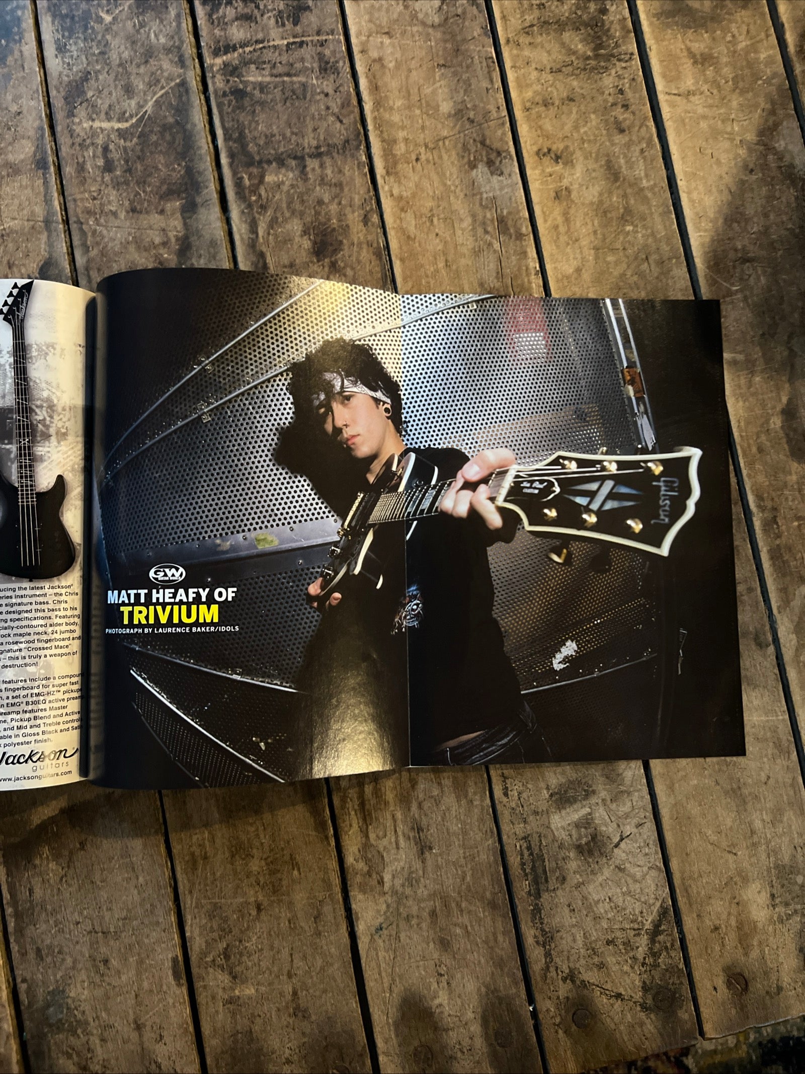 Guitar World Magazine - April 2006 - Joe Satriani Cover
