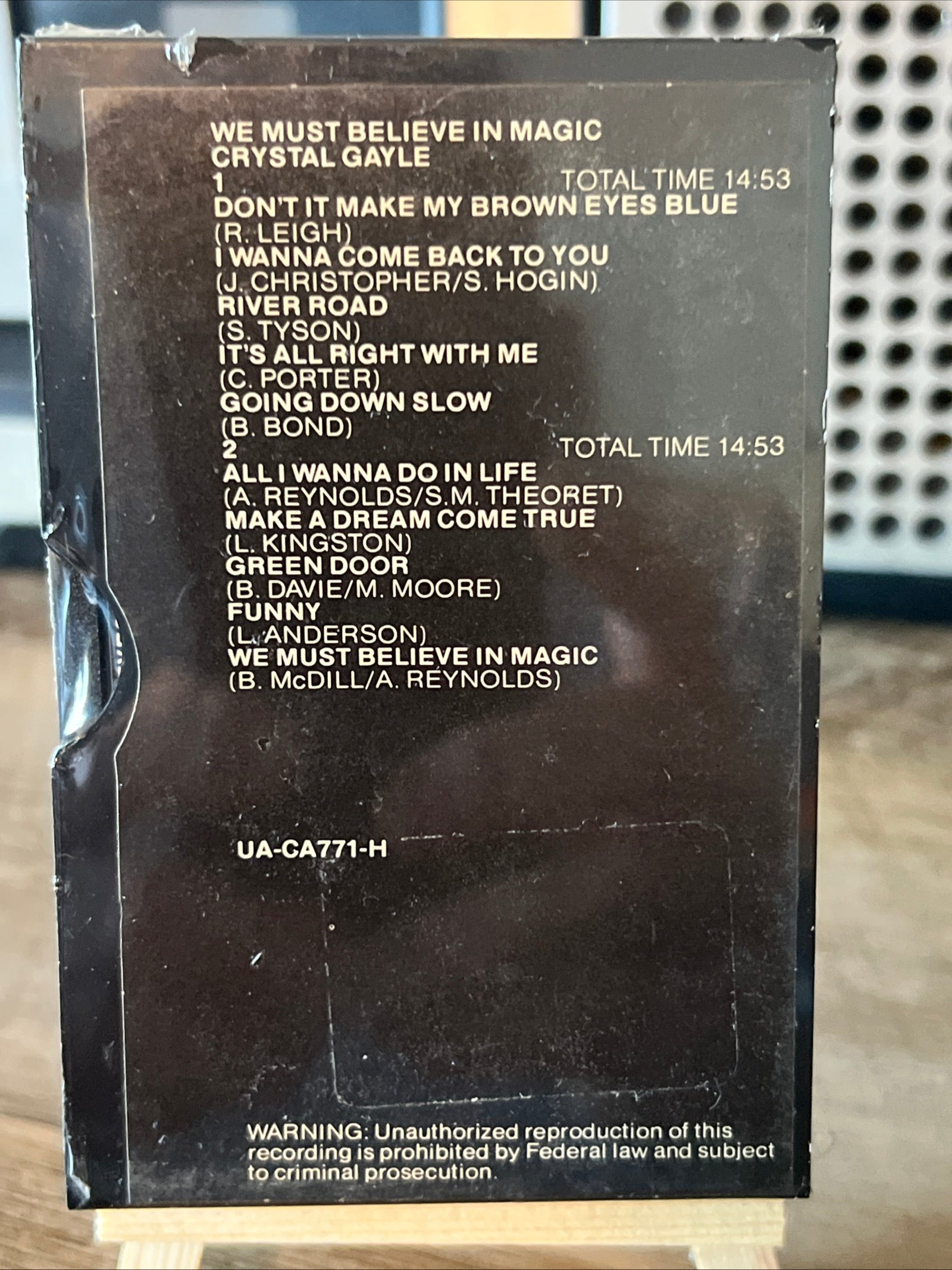 Crystal Gayle - We Must Believe In Magic - 1977 United Artists Records