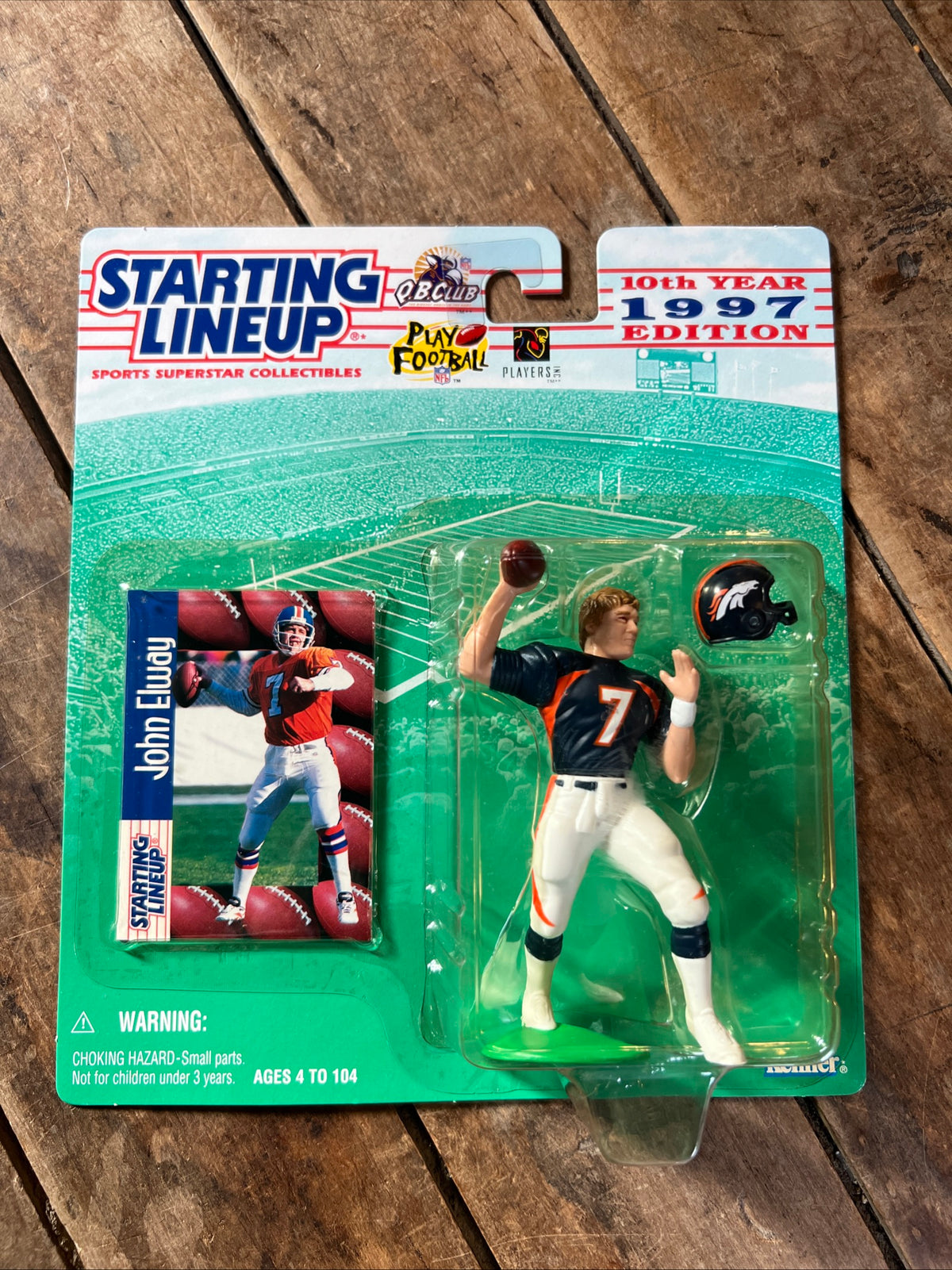 1997 Kenner Starting Lineup - NFL QB CLUB John Elway Action Figure