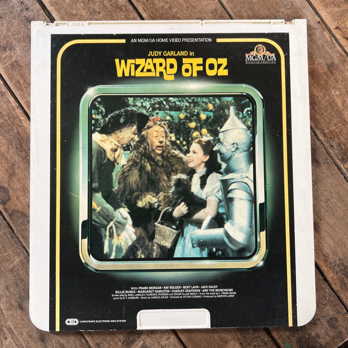 Wizard Of OZ ( LASERDISC 1939 ) Family /Musical [G]