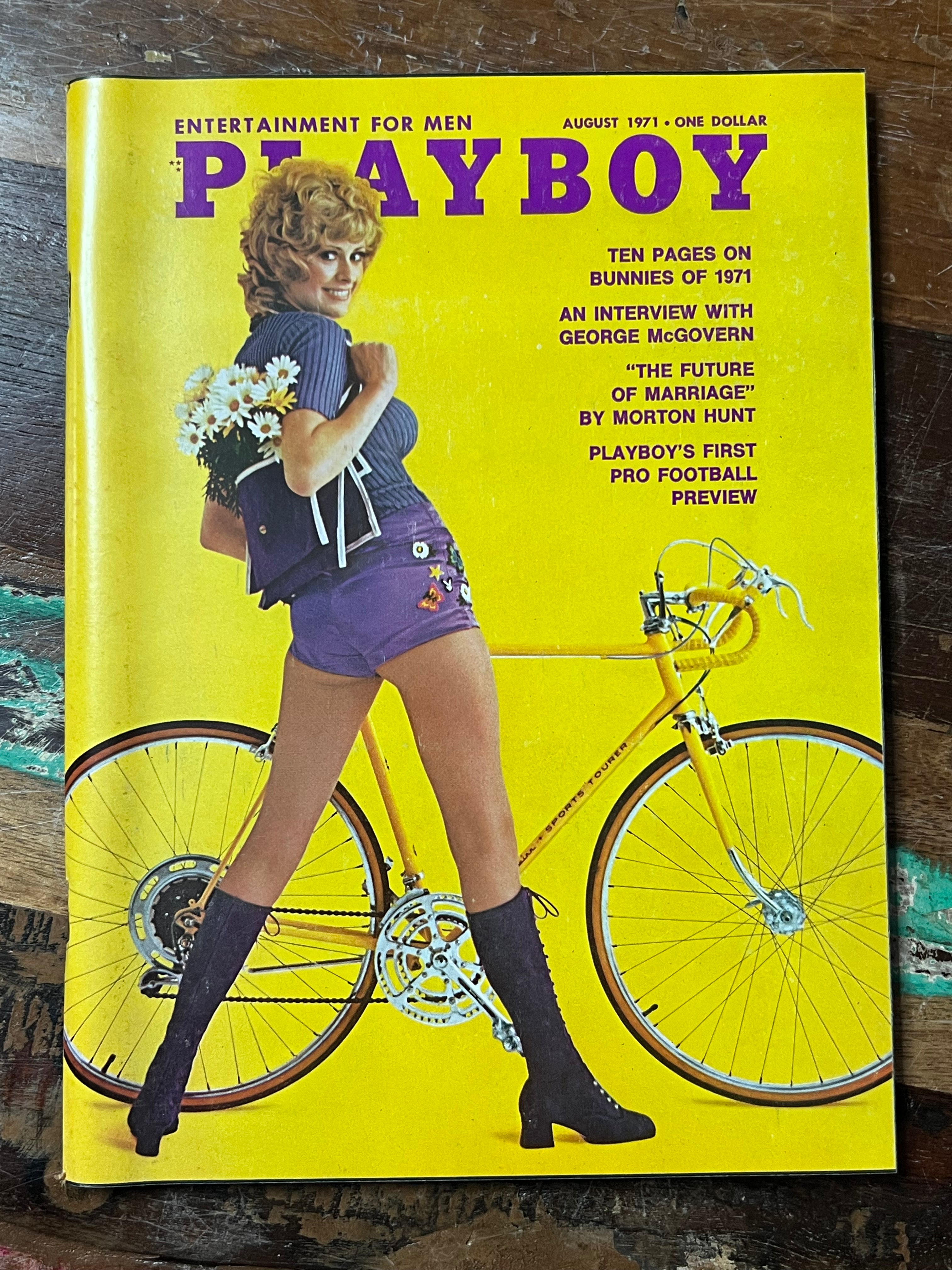 Playboy Magazine - August 1971 Issue - Entertainment For Men - Mens Magazine