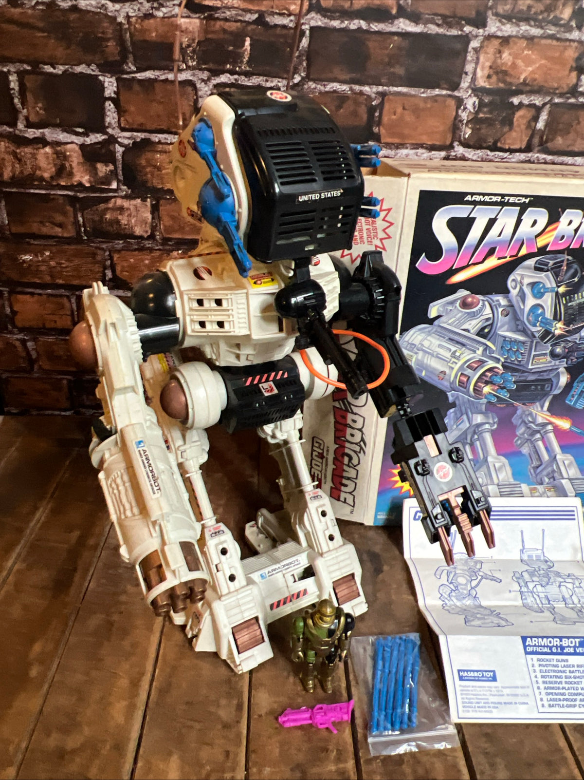 1993 Hasbro GI JOE- Star Brigade ARMOR-BOT & Hawk Action Figure - Original Box
