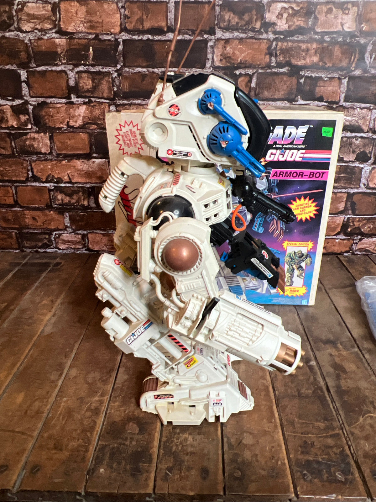 1993 Hasbro GI JOE- Star Brigade ARMOR-BOT & Hawk Action Figure - Original Box