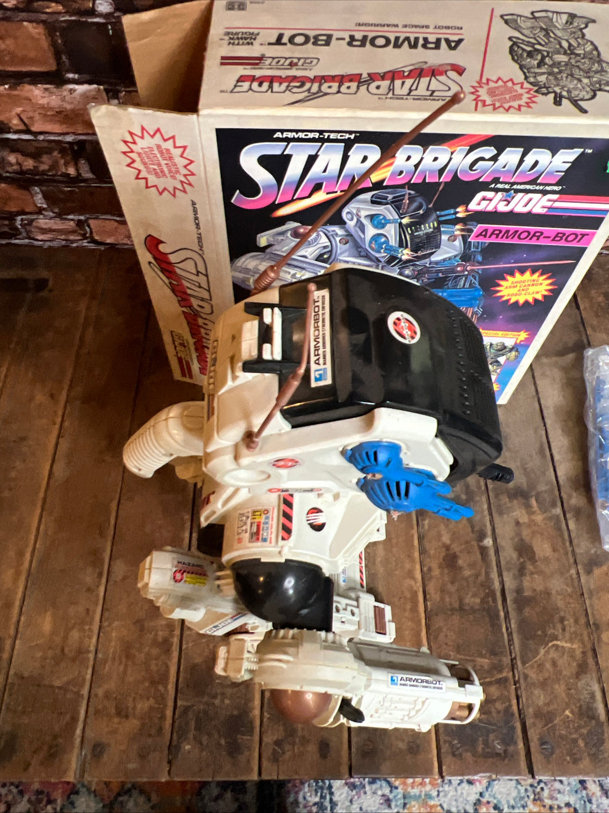 1993 Hasbro GI JOE- Star Brigade ARMOR-BOT & Hawk Action Figure - Original Box