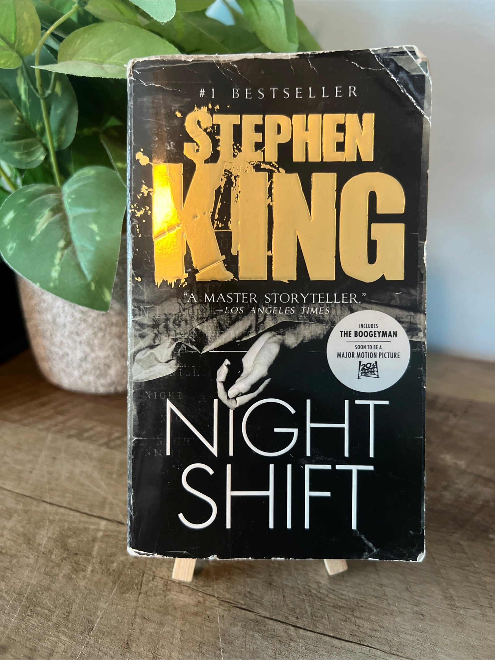 Night Shift by Stephen King - Anchor Books Paperback 2011 Novel - Horror / Thriller