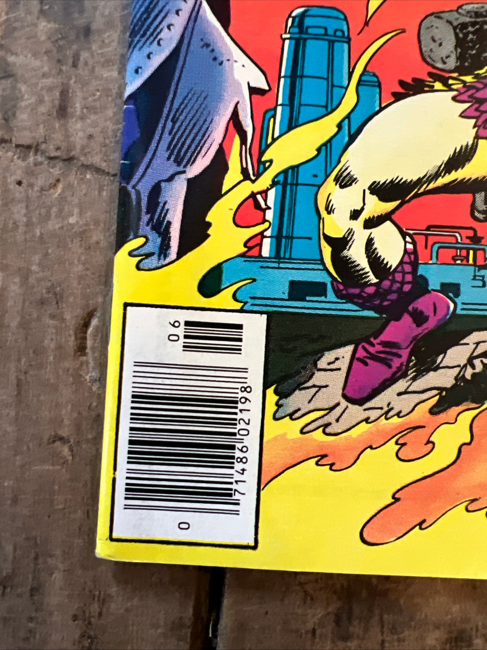 Ms. Marvel #6 (1977) Marvel Comics Group - 30 Cent Cover