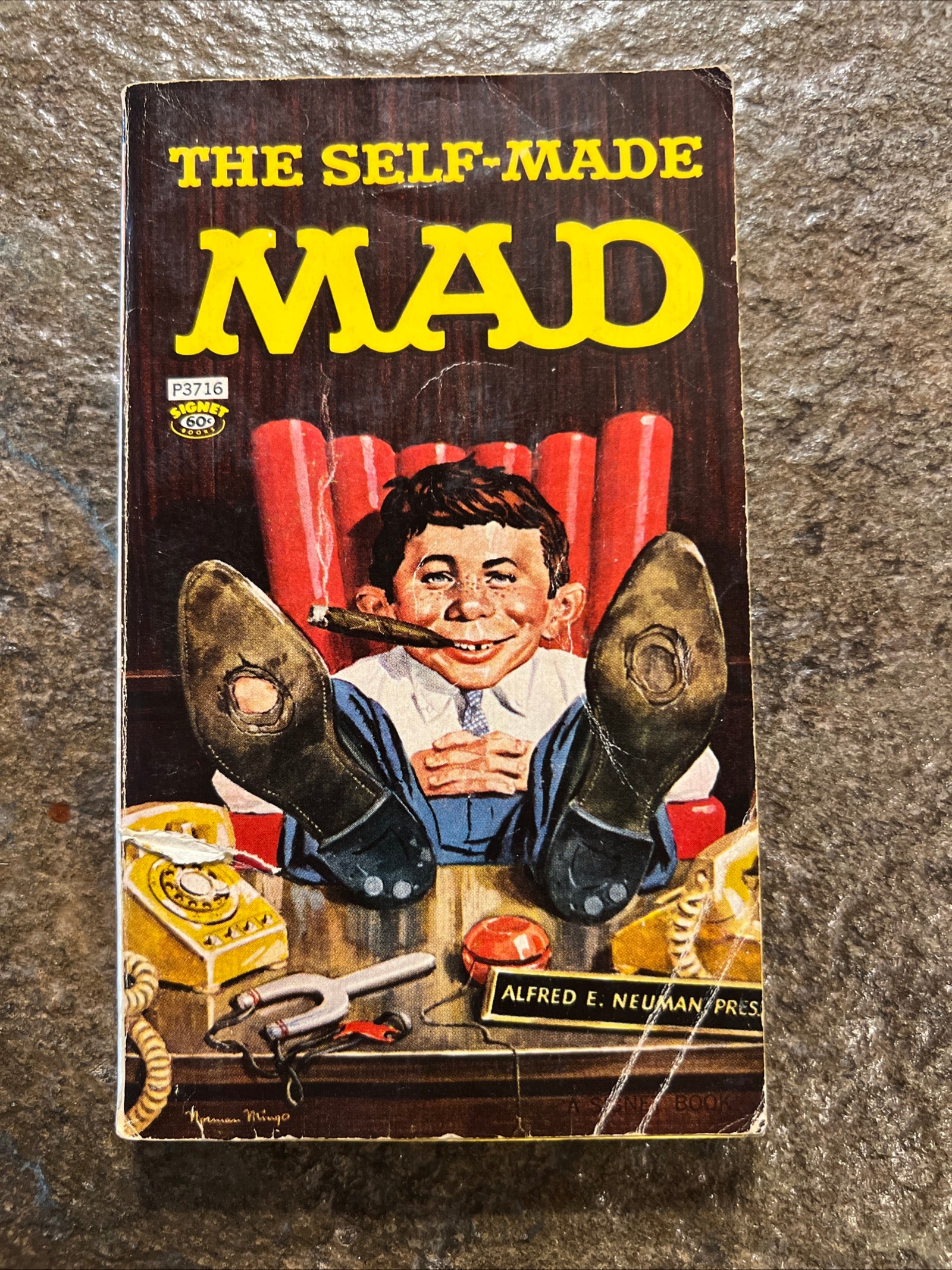 MAD MAGAZINE - The Self Made MAD Paperback Book #3716 ( 1964 Signet Books )