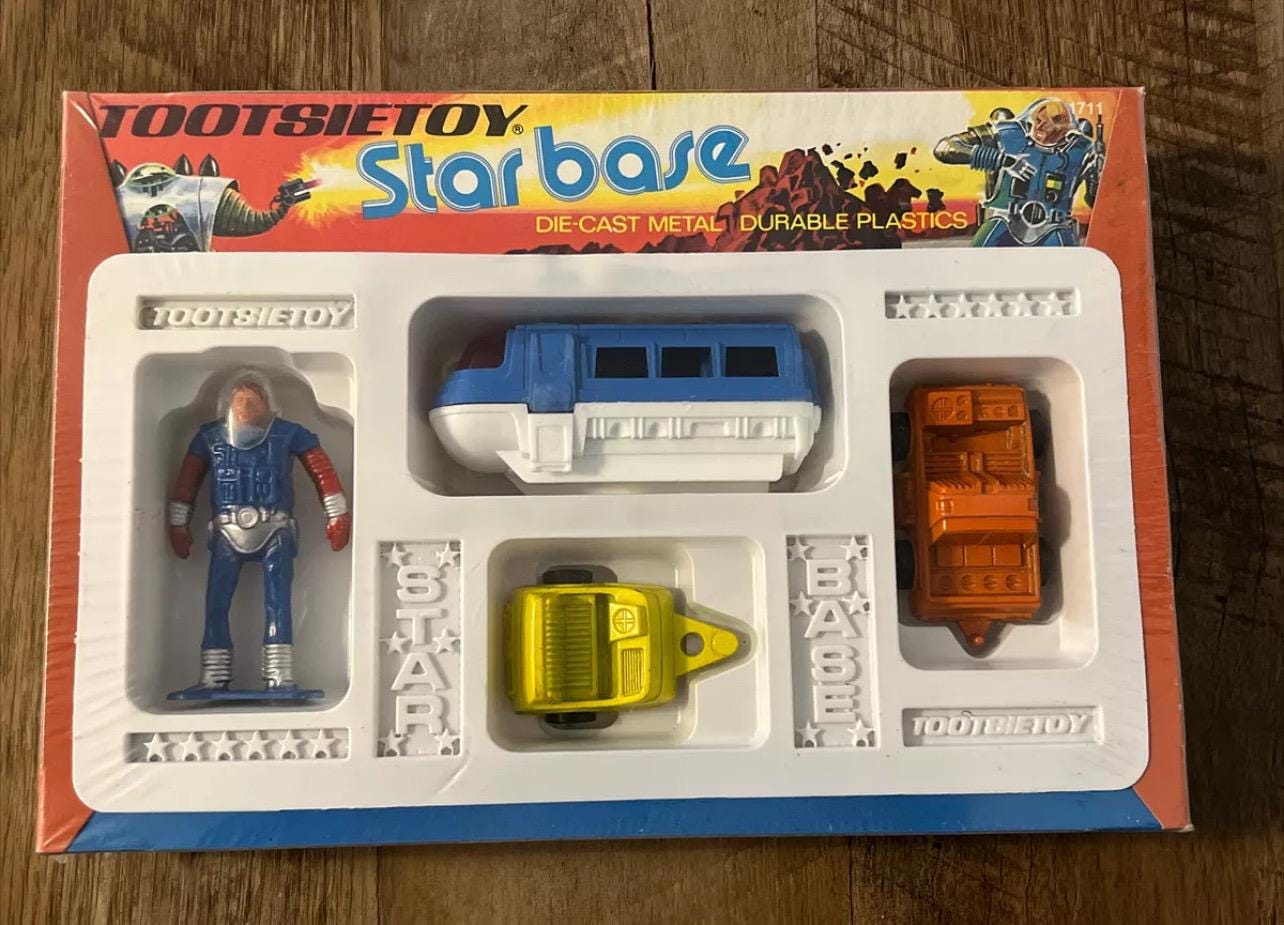 Vintage 1977 Tootsie Toys STARBASE #1711: Sealed Major Mars Action Figure Set