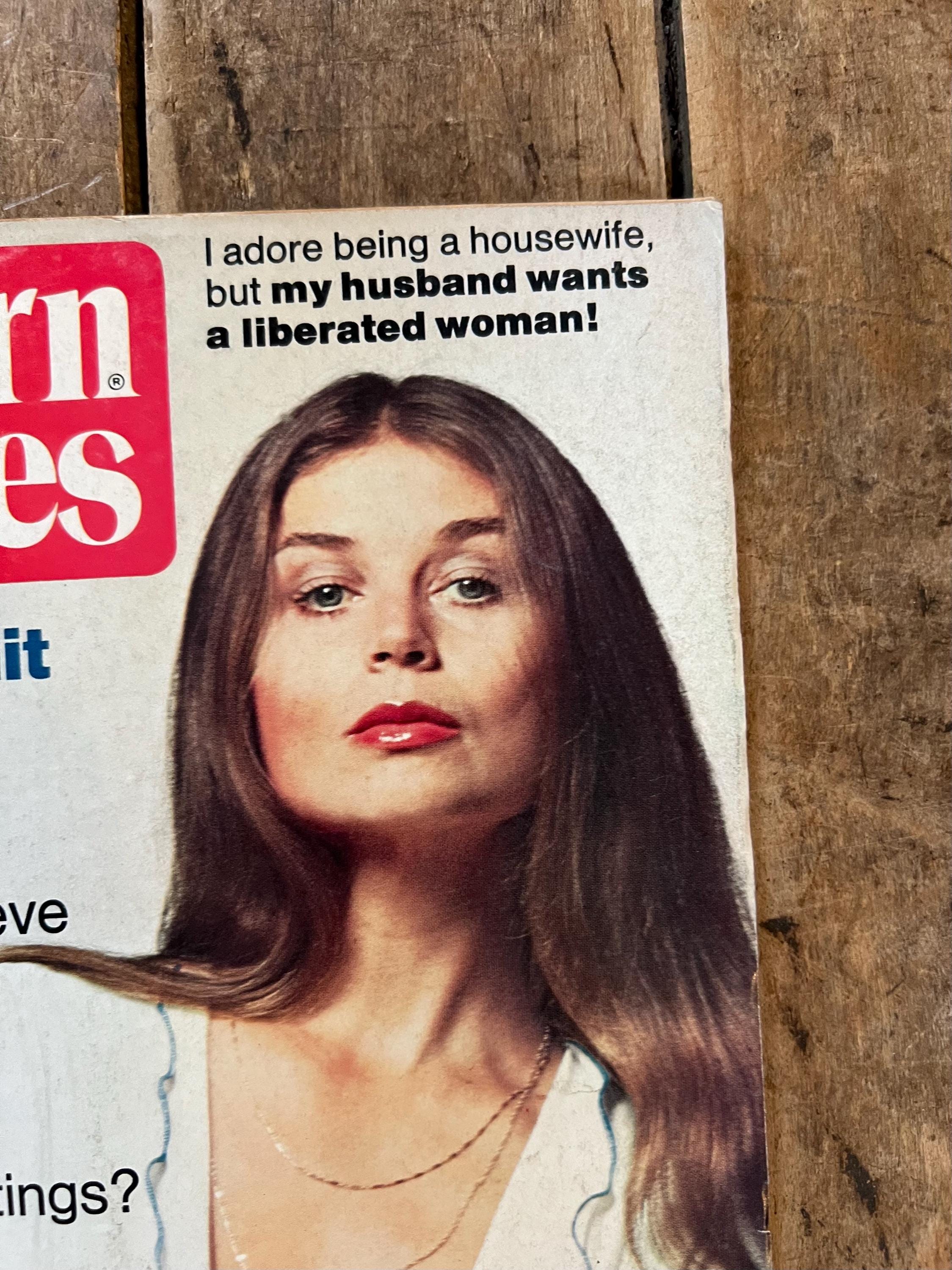 Dell Modern Romances Magazine (August 1976)  Magazine For The Young Homemaker