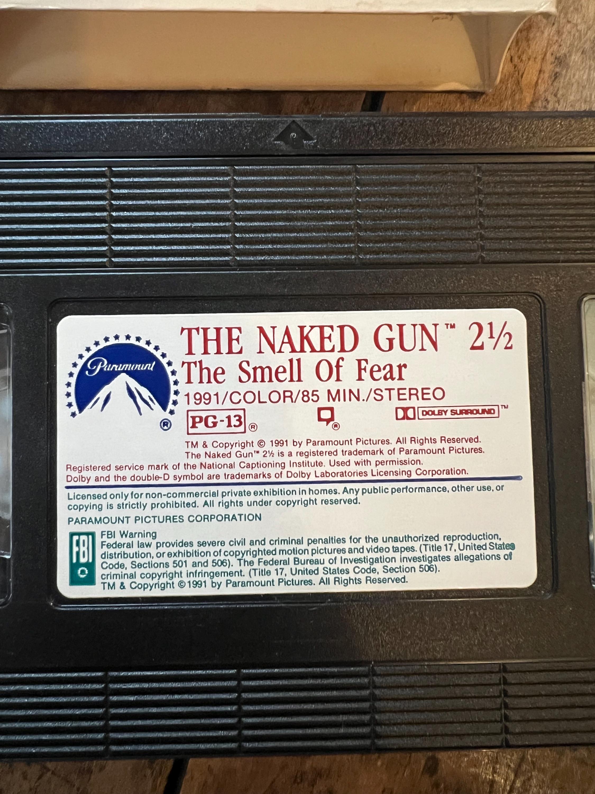 The Naked Gun 2 1/2 -The Smell Of Fear ( VHS 1991 ) Starring - Leslie Nielsen & Pricilla Presley