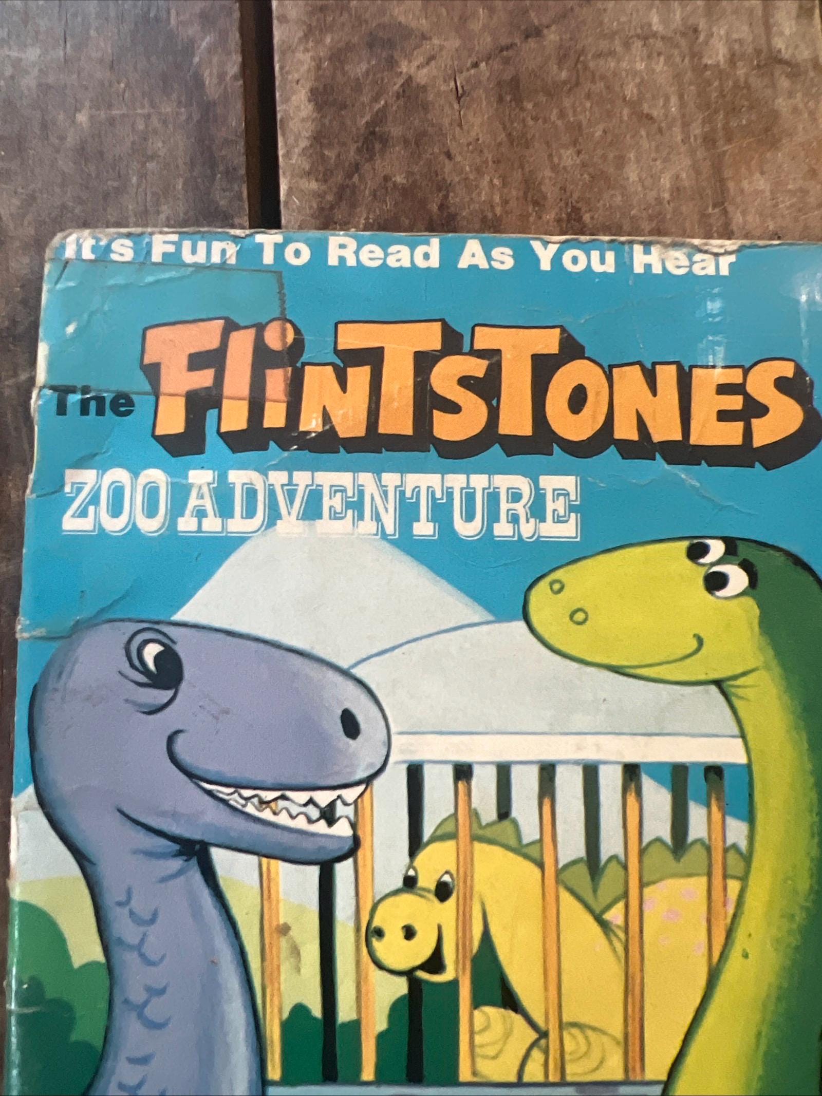 1974 Peter Pan Records - The FLINTSTONES Zoo Adventures - Book And 45 Record - Made in USA