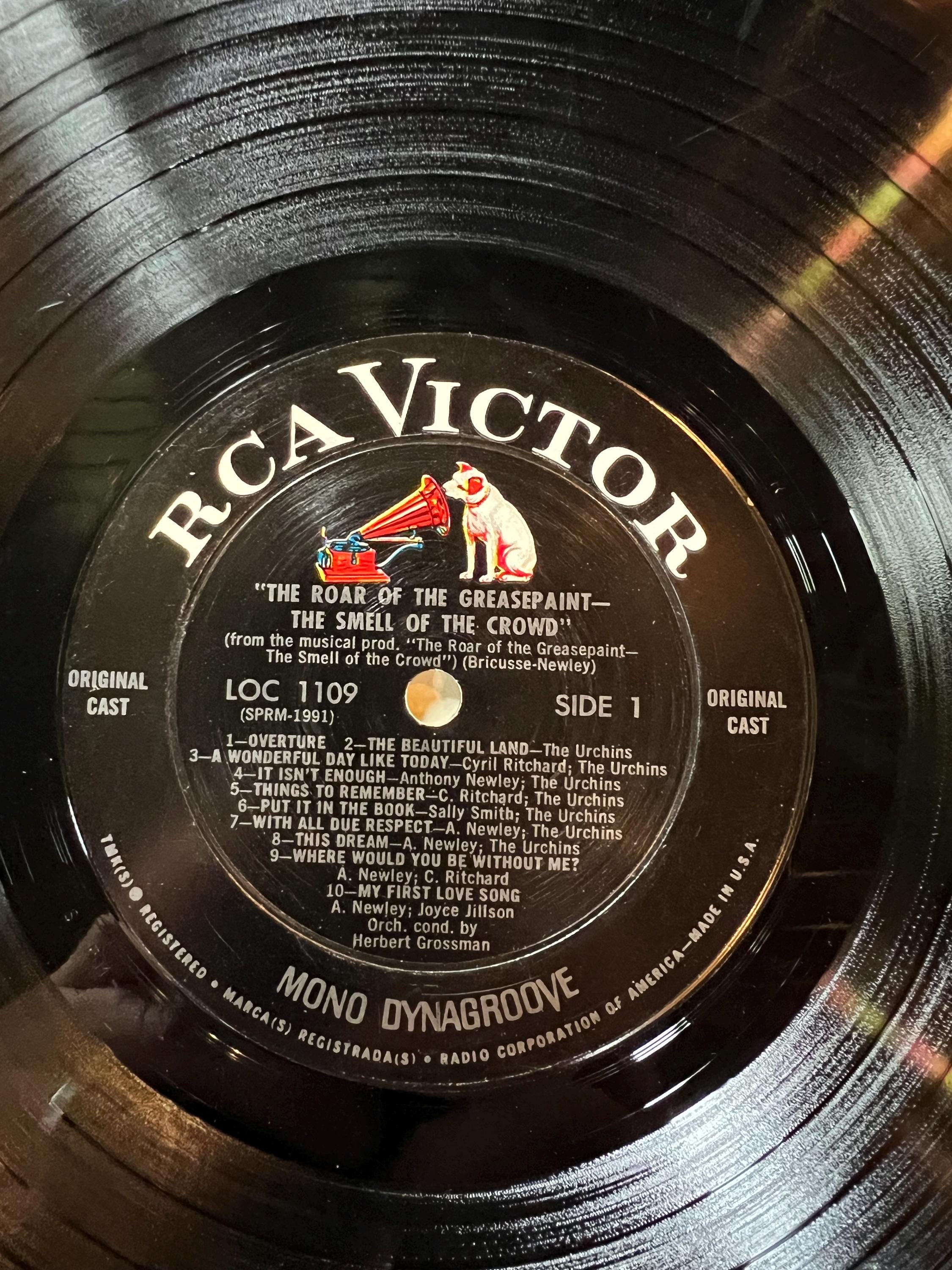 Laurel & Hardy LP Record: The Roar of the Greaspaint (1965 RCA Victor Original)
